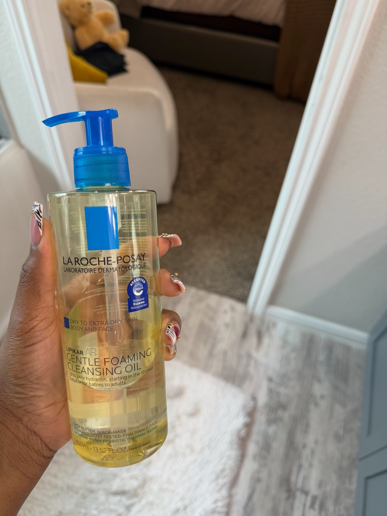 Skincare essential for 30+ skin ✨
I’ve been loving this cleansing oil from La Roche-Posay to keep my skin hydrated while still gently cleansing. It’s perfect for removing makeup without stripping the skin.



#LTKBeauty #LTKgrwm #LTKselfcare
