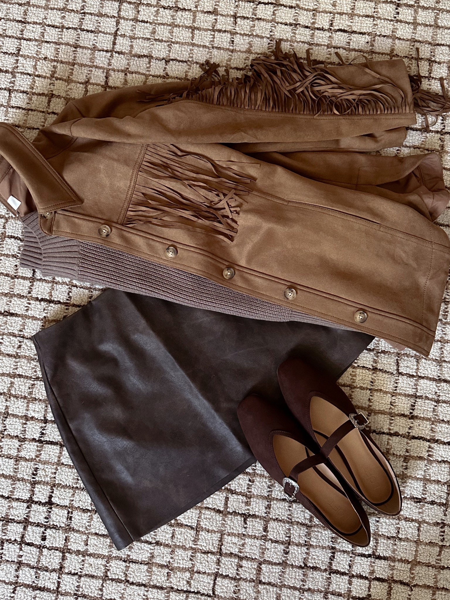 Browns & fringe 🤎

#LTKFindsUnder50 #LTKShoeCrush