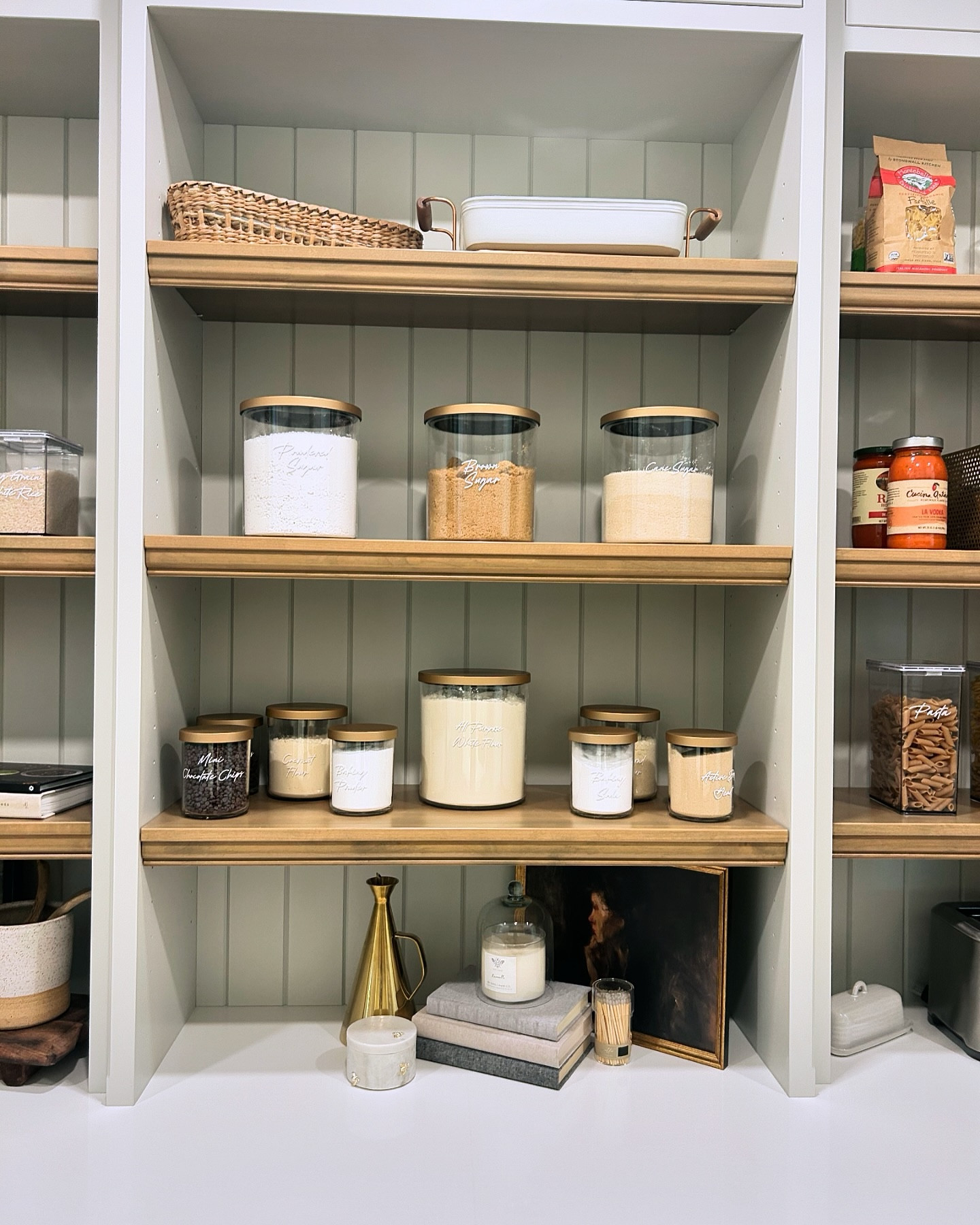 ✨ Transforming Spaces ✨

Just wrapped up a stunning project where we brought order, beauty, and functionality to a kitchen, pantry, laundry and home office (with minor setup in a few other places) Here’s what we did:

🔹 Kitchen: We specified custom zones for cooking, prep, and storage, turning this kitchen into a space where everything has its place. Unboxing and placing everything. 

🔹 Pantry: No more hunting for ingredients! We transformed the pantry into a beautifully organized haven with clear containers, labeled shelves, and a systematic approach. Finding what you need is now a breeze.

🔹 Office and Mudroom: With just a few organizational essentials we created a medicine cabinet, supplement stop, kids craft area and easy drop zone that is purposeful and that inspires.

Swipe to see the transformation! ➡️

Ready to bring this level of organization and elegance to your home? Contact us today to schedule a consultation and let’s start creating the space you’ve always dreamed of!

#HomeOrganization #LuxuryDesign #PantryGoals #KitchenInspiration #HomeOfficeSetup #JKEReset #InteriorDesign #jkehomereset #AmberGamble #PantryOrganization #MovetoIdaho #IdahoOrganizer #professionalorganizing #pantrygoals #goldpantry #sourdoughbreas #pantryinspo