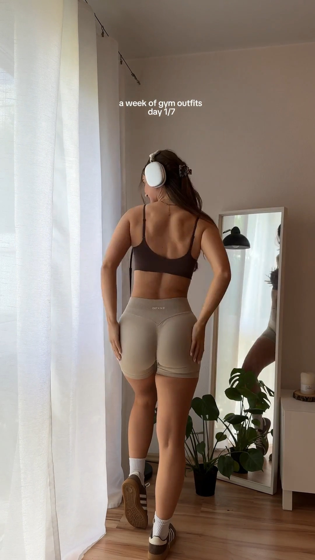 love me a neutral gym fit 🧸🎧

#LTKgym #LTKgymwear #LTKfashion 