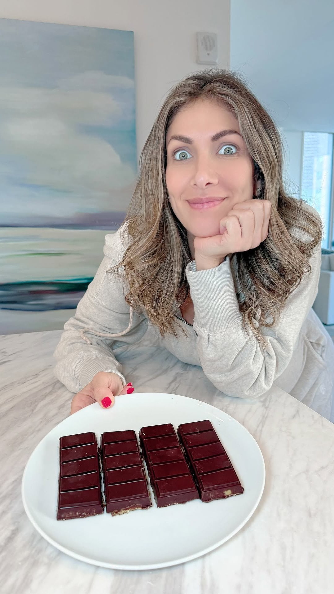 VIRAL DUBAI CHOCOLATE BARS!!! These were fire🔥🔥 So quick and easy, recipe below. 🍫

Special Equipment:
• Chocolate Bar Mold (available on my Amazon storefront under “Erin’s Table”)

Ingredients:
• ¾ cup dried, pre-chopped Kataifi (also available on my Amazon storefront)
• 2 cups chocolate chips @ghirardelli (dark or milk; milk chocolate recommended for sweetness)
• 3 tablespoons coconut oil @nutiva
• 1 tablespoon tahini @soomfoods
• 6 ounces raw pistachio butter @peppertuxfarms
• 1 tablespoon maple syrup @crownmaple (optional, if using dark chocolate)

Instructions:
1. Melt the chocolate with 1 tablespoon of coconut oil in a saucepan over low heat until smooth. Pour approximately 2 tablespoons of the melted chocolate into each mold, ensuring even coverage to prevent overflow. Refrigerate or freeze for at least 30 minutes to set.

2. In the same saucepan over medium heat, add the remaining 2 tablespoons of coconut oil and the chopped Kataifi. Cook, stirring continuously, until golden brown. Remove from heat.

3. Stir the pistachio butter and tahini into the toasted Kataifi until thoroughly combined. If using dark chocolate, stir in the maple syrup for added sweetness.

4. Remove the chocolate molds from the refrigerator. Spoon equal portions of the pistachio filling into each mold, spreading evenly. Pour the remaining melted chocolate over the filling, ensuring it is completely covered.

5. Refrigerate for 60 minutes or freeze for 40 minutes, or until firm. Carefully remove the chocolate bars from the molds. Enjoy! 🍫🍫🍫🍫

#dubaichocolate #homemadechocolate #chocolatebar #dessertathome #easydessert #bakingathome #familydesserts #viralchocolate #foodtrend #chocolate

#LTKHome #LTKBump #LTKWatchNow
