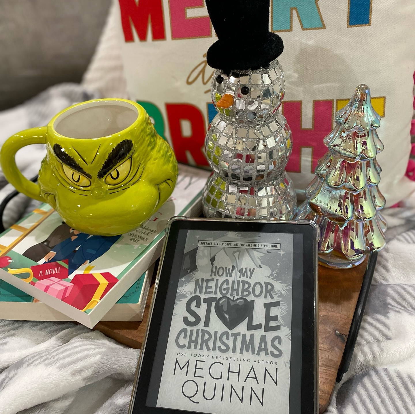 Stop what you are doing and add this to your Christmas tbr. It is hilarious, fun, and guaranteed to turn even the grinchiest of people into Kringles. 

🌟🌟🌟🌟🌟
🌶️🌶️🌶️.5
Laugh out loud funny 
Dual POV 
Enemies to lovers 
Fake Dating 

My full review is posted on Goodreads. Scroll ➡️ to see the pink cover version from @walmart . It's stunning. 😍

#LTKSeasonal #LTKGiftGuide #LTKHoliday