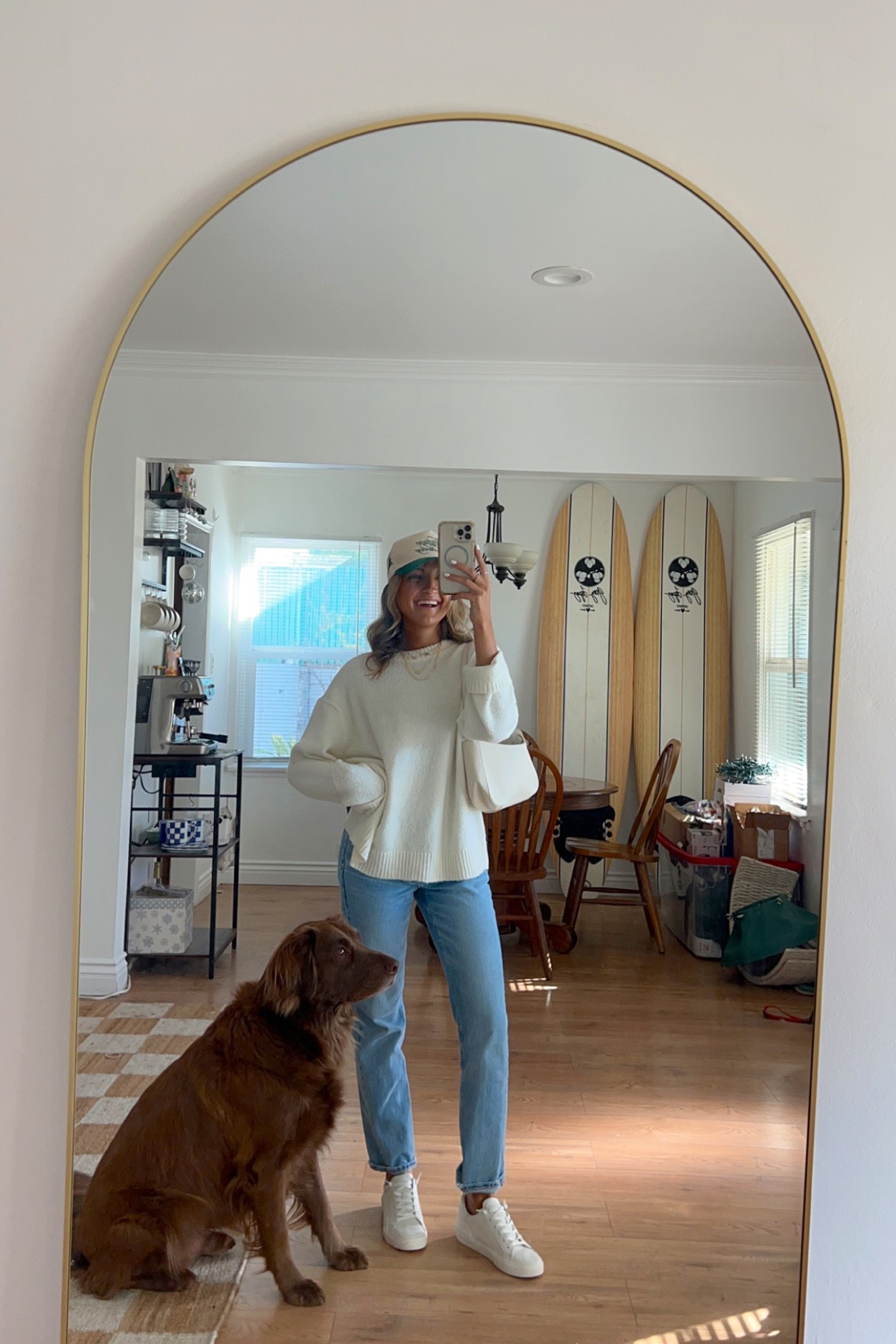 Casual OOTD in California featuring my favorite American eagle sweater and straight leg jeans. 💕