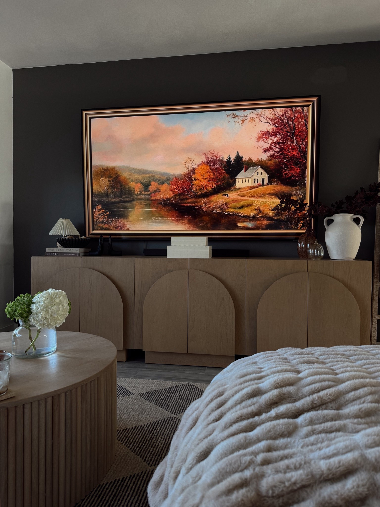 Tv console table decor and fall decor 



#LTKHome #LTKStyleTip #LTKSeasonal
