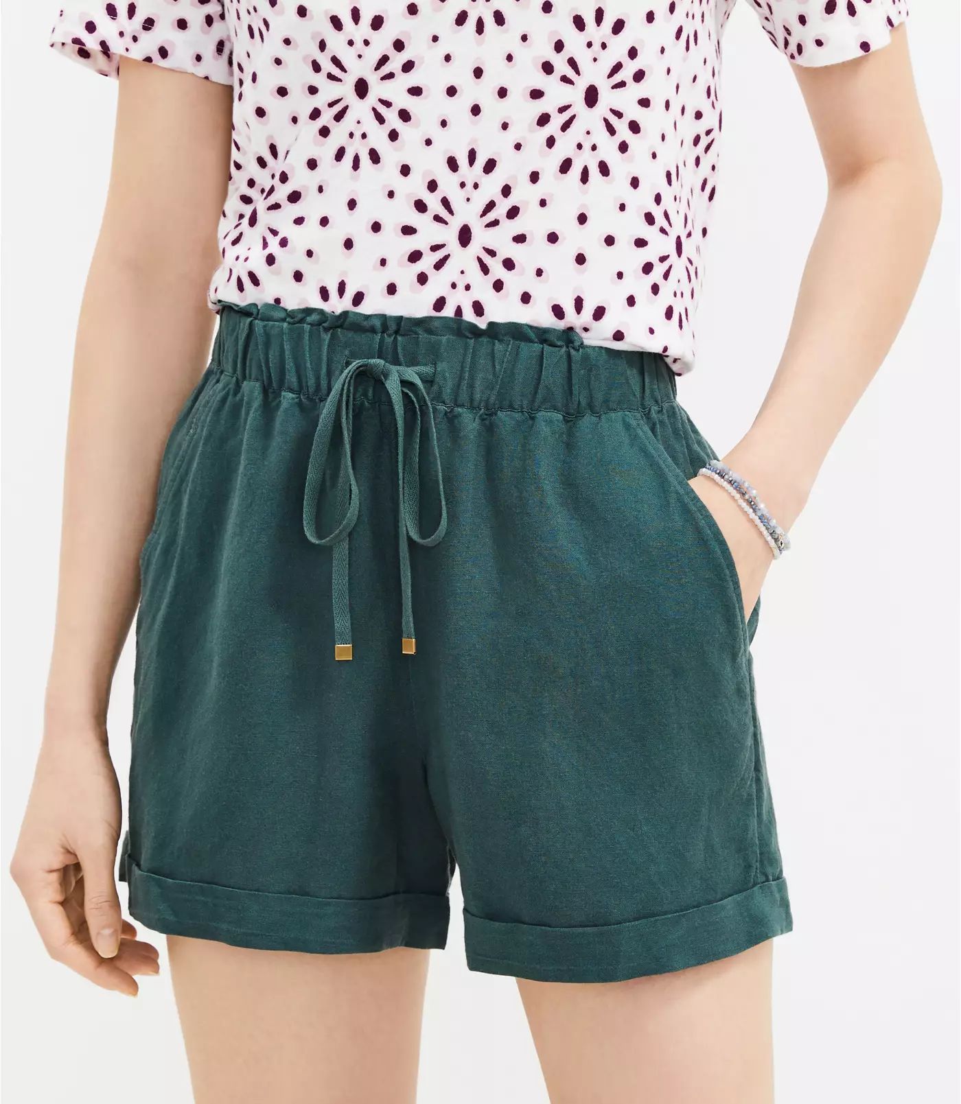 Pull On Shorts in Linen Blend | LOFT