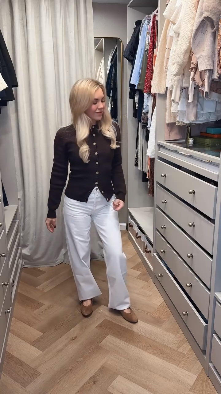 Perfect going into spring outfit 
White jeans
Agolde jeans 
Suede flats 

#LTKdayinmylife #LTKSeasonal #LTKootd