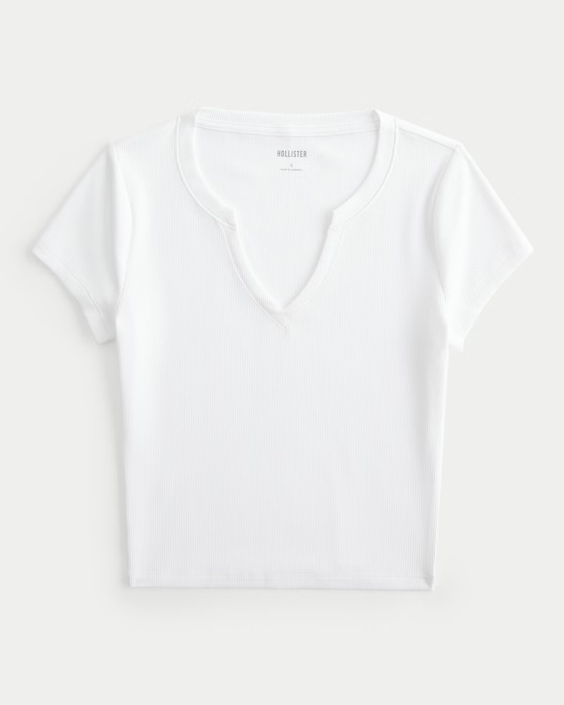 Women's Ribbed Seamless Fabric Notch Neck Baby Tee from Hollister | Hollister (US)