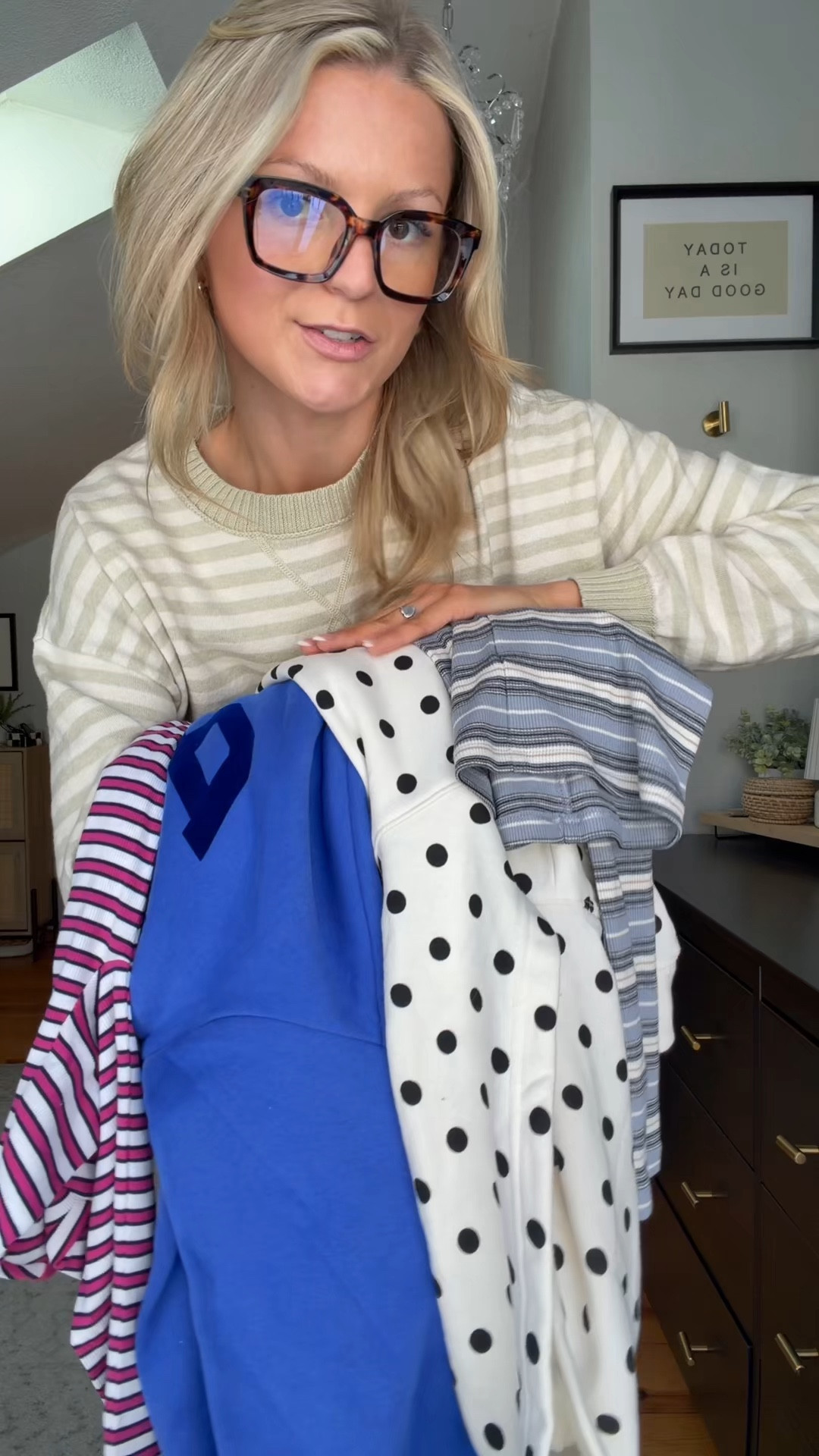 Little gap try-on! SIZING⬇️
All sweatshirts - small
Blue striped tee- XXS 
All sweatpants- XXS 
Pink striped tee- xs

#LTKootd