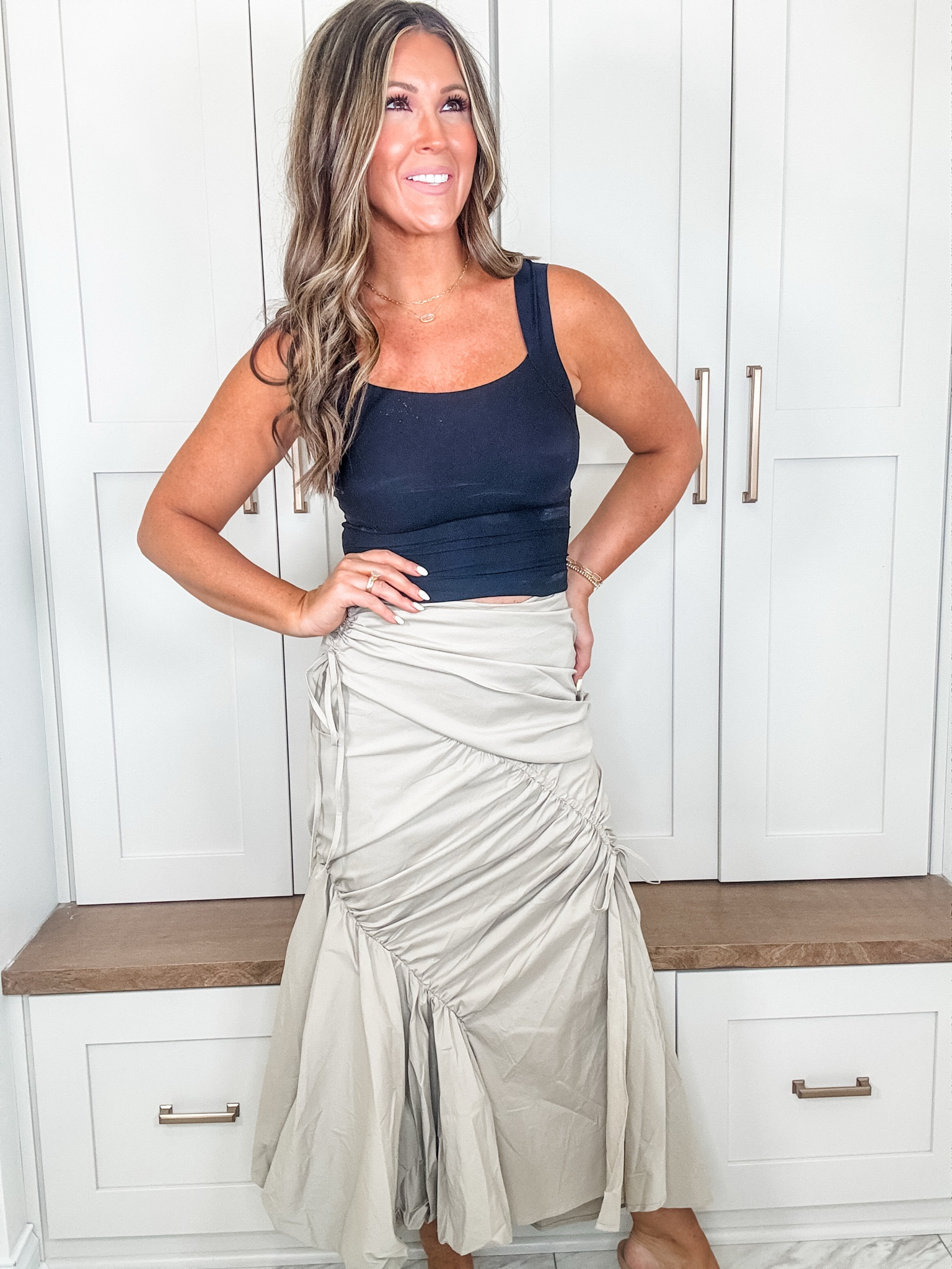 The Statement Skirt You Didn’t Know You Needed 

This skirt is serving drama in the best way possible 👏 The deconstructed pleats, the fishtail silhouette, the asymmetrical ruching—it’s giving runway-ready without trying too hard. Whether you’re dressing it up with heels or keeping it edgy with boots, this one is a head-turner. Styled it here with a simple satin cami, but you could totally layer it with a chunky knit or blazer for fall 💯

Want me to tag you in the shoppable video? Just drop your fave emoji below 💕👇

	•	Deconstructed pleated skirt
	•	Fishtail midi skirt
	•	URBAN REVIVO fashion

#StatementSkirt #TikTokFashionFinds #FallTrendAlert #UrbanRevivoStyle #SkirtTok #TikTokShopFashion #RunwayLookForLess #StyleInspo #FallOutfitInspo #StreetStyleChic


#LTKFindsUnder100 #LTKautumn #LTKStyleTip