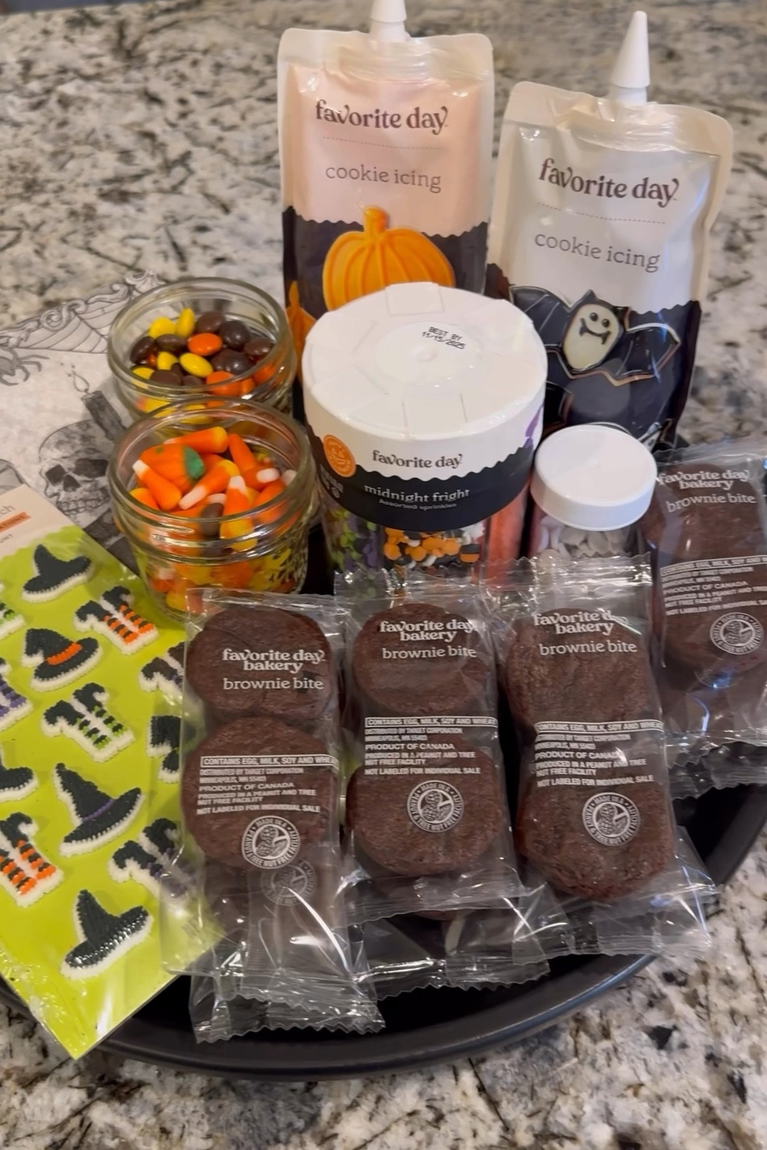 Halloween Treat night, make your own brownies! Decorate with icing, sprinkles, candy corn, candy eyeballs. Kids activity, pre made treats, trick or treat, school treats
#kidstreats #kidsactivity #halloween #brownies #cookiedecorating

#LTKKids #LTKFamily #LTKHalloween