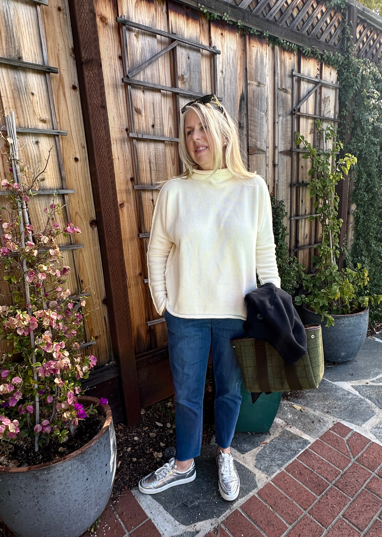 I’ve been looking for a great weight cotton sweater that has that roll neck and this is such a beautiful classic!  
The @frankandeileen Monterey sweater has that  funnel neck design with a luxe weight Italian cotton that is knitted in California. It feels as good as it looks. It’s beautiful worn  layered too. I can tell this is going to last me for years. I don’t know if I’ve ever had such a beautiful cotton sweater before.

Perfect with denim or a skirt and boots! 

#frankandeileenpartner #ltkgiftideas #wearloverepeat #fall #ltkclassics #ltk


#LTKGiftGuide