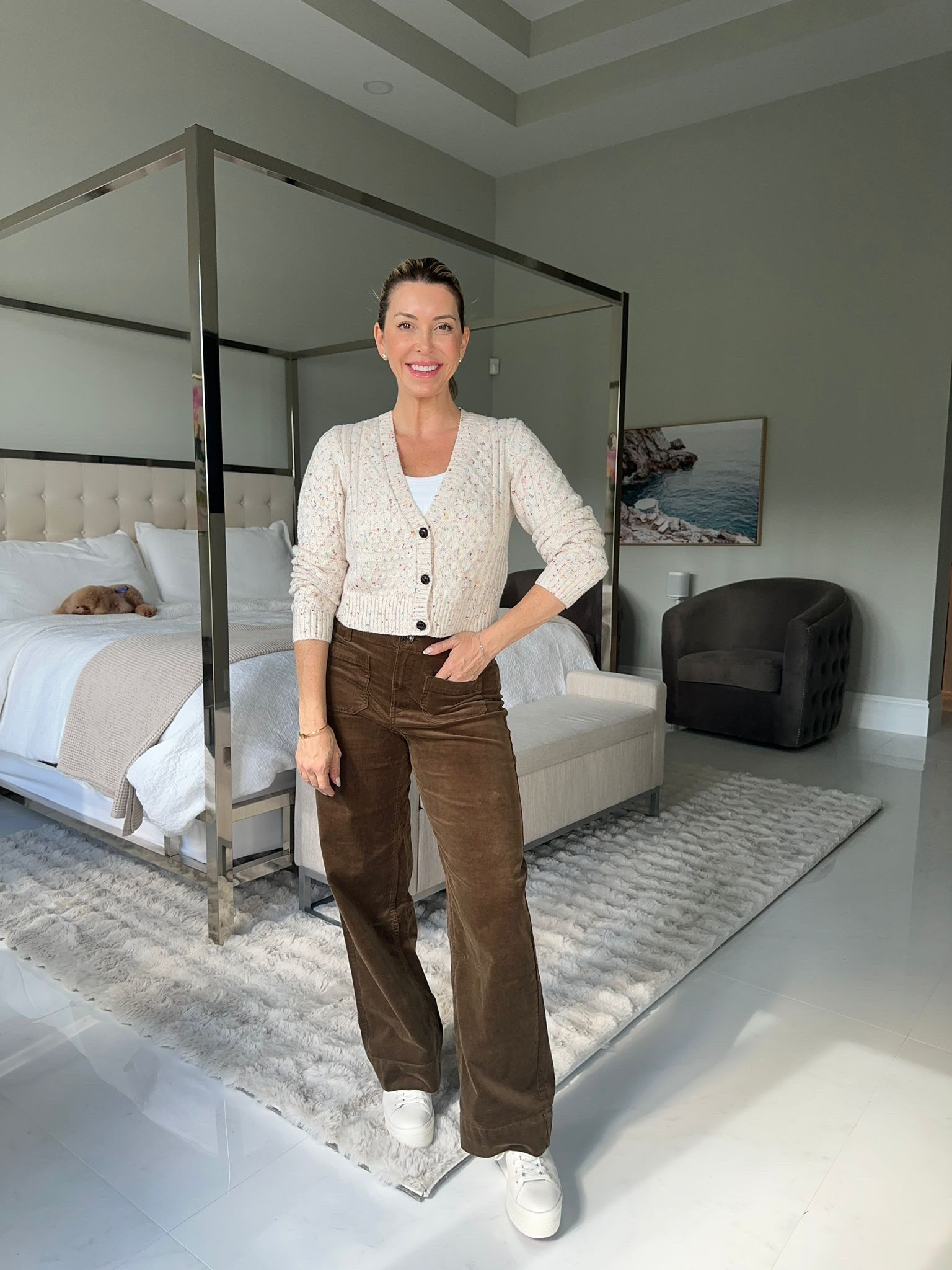 Perfect fall outfit! Wearing 4 in these pants. Cardigan is size small. 

Fall outfits, casual outfit, comfortable outfit, white sneakers 
