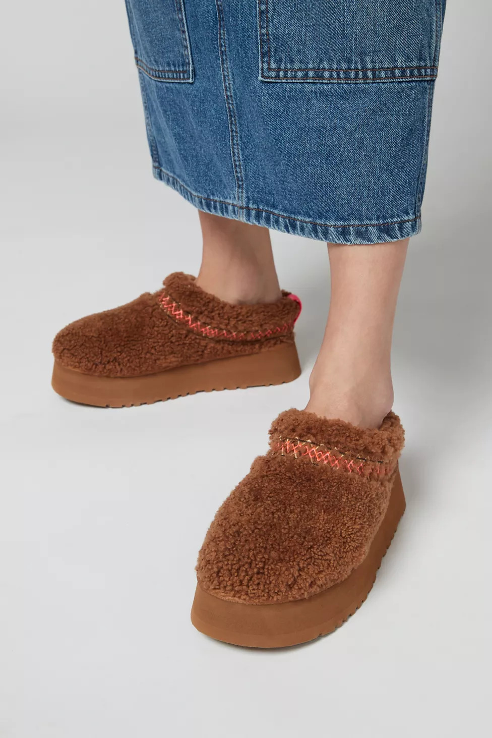 UGG Tazz Braid Slipper | Urban Outfitters (US and RoW)