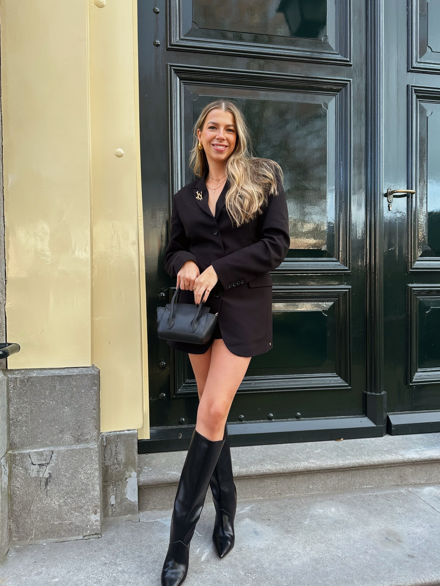 Party wear incoming 🖤

Blazer dress, H&M boots, black outfit, party outfit, Christmas outfit, classy outfit, partywear, little black dress

#LTKeurope #LTKpartywear