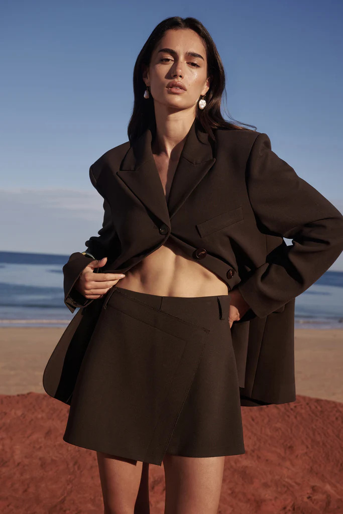 JULIE BITTER CHOC TAILORED SKORT | DISSH