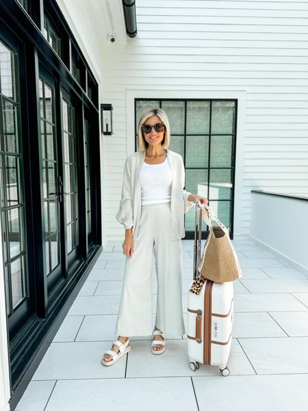 Love this neutral travel look! Wearing size XS/4!

Loverly Grey, travel outfit ideas, lululemon finds 

#LTKtravel #LTKstyletip