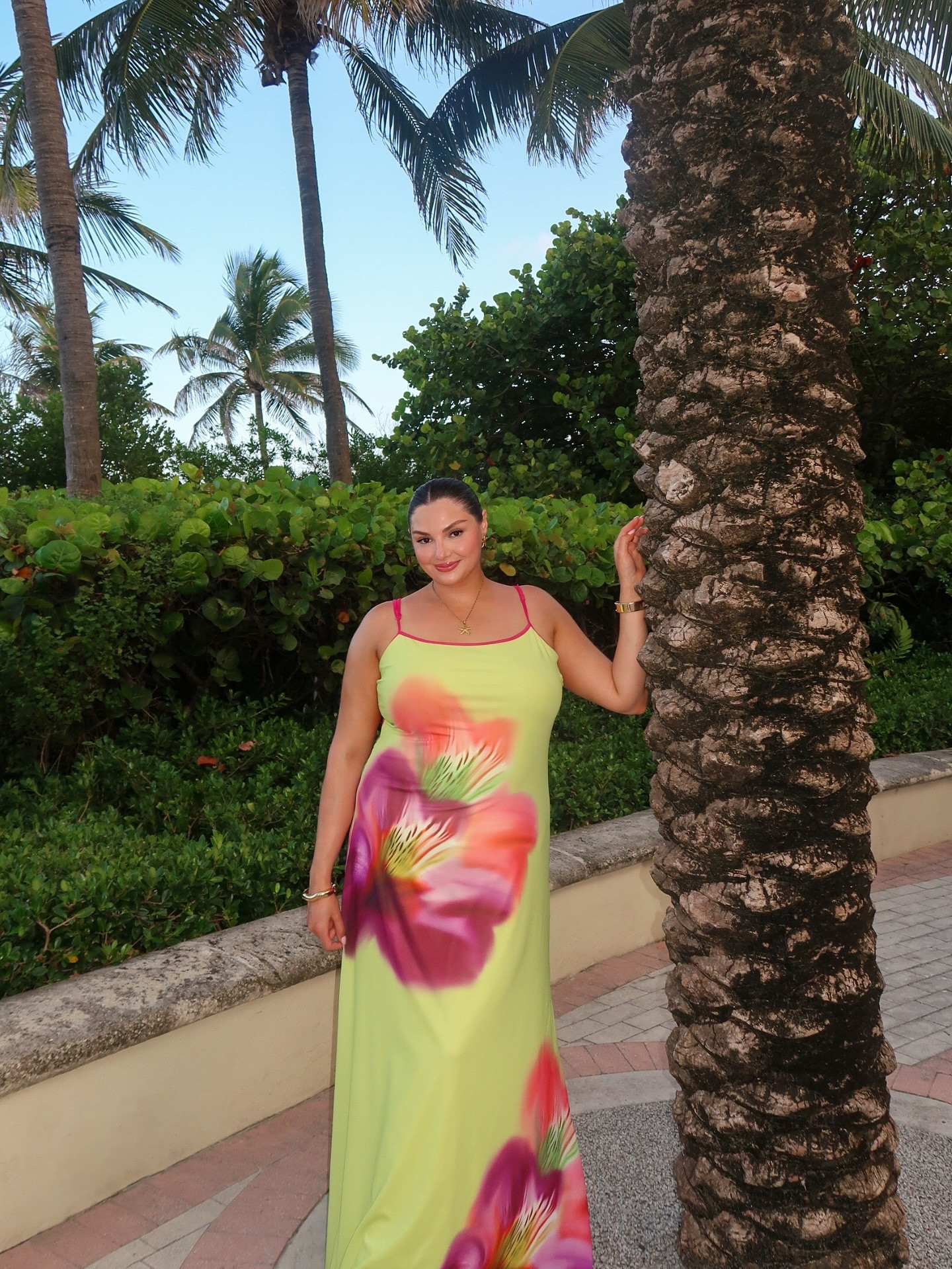paradise 🌴🌺💛 @peppermayo 

#plussizevacation #plussize #plussizeoutfit #plussizestyle #peppermayo #islandgirl #miami #miamistyle #miamibeach

#LTKplussize #LTKsummer #LTKcurves