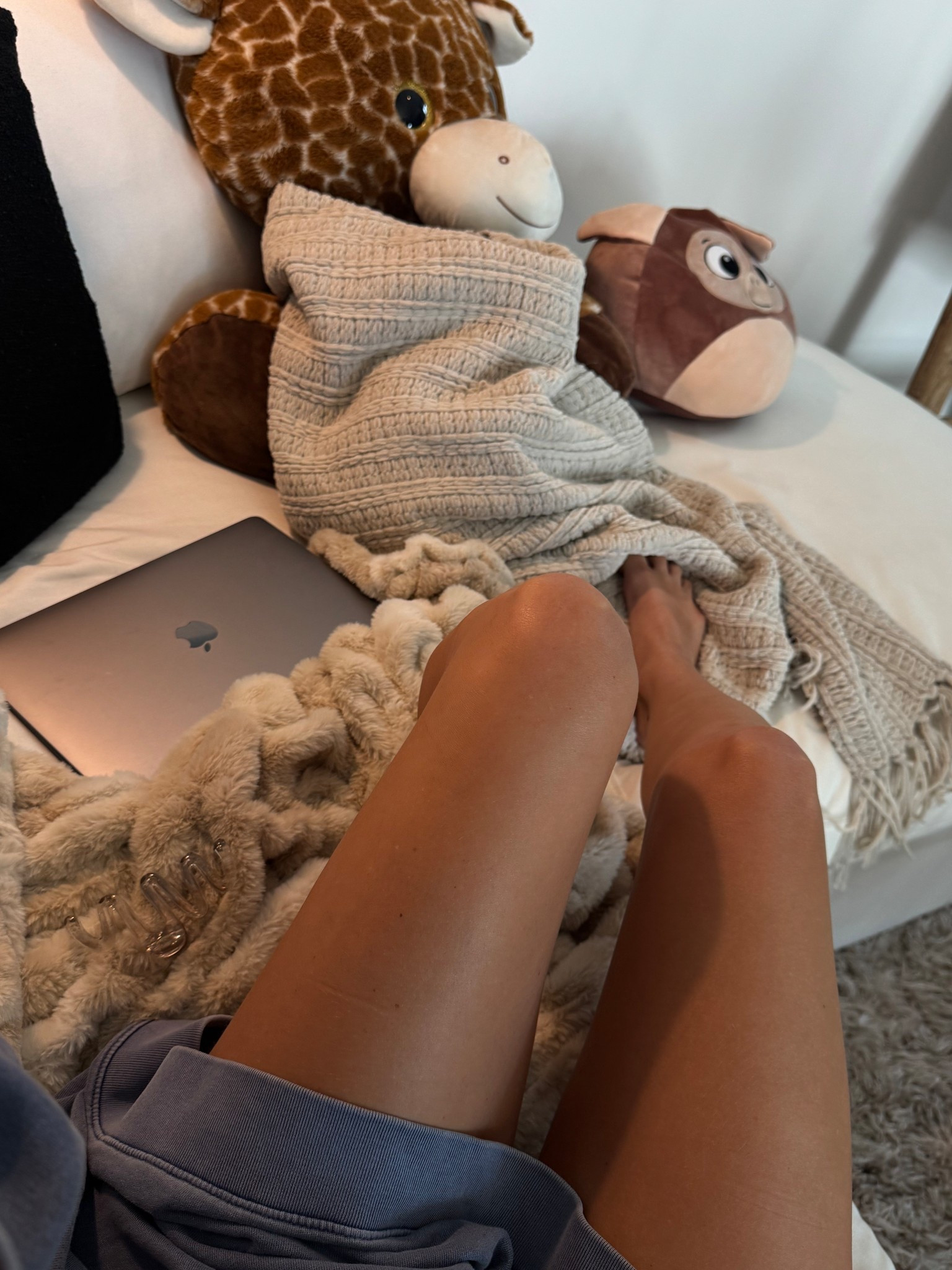 my new favorite olive (color) base self tanner 

#LTKBeauty #LTKFindsUnder50 #LTKTravel