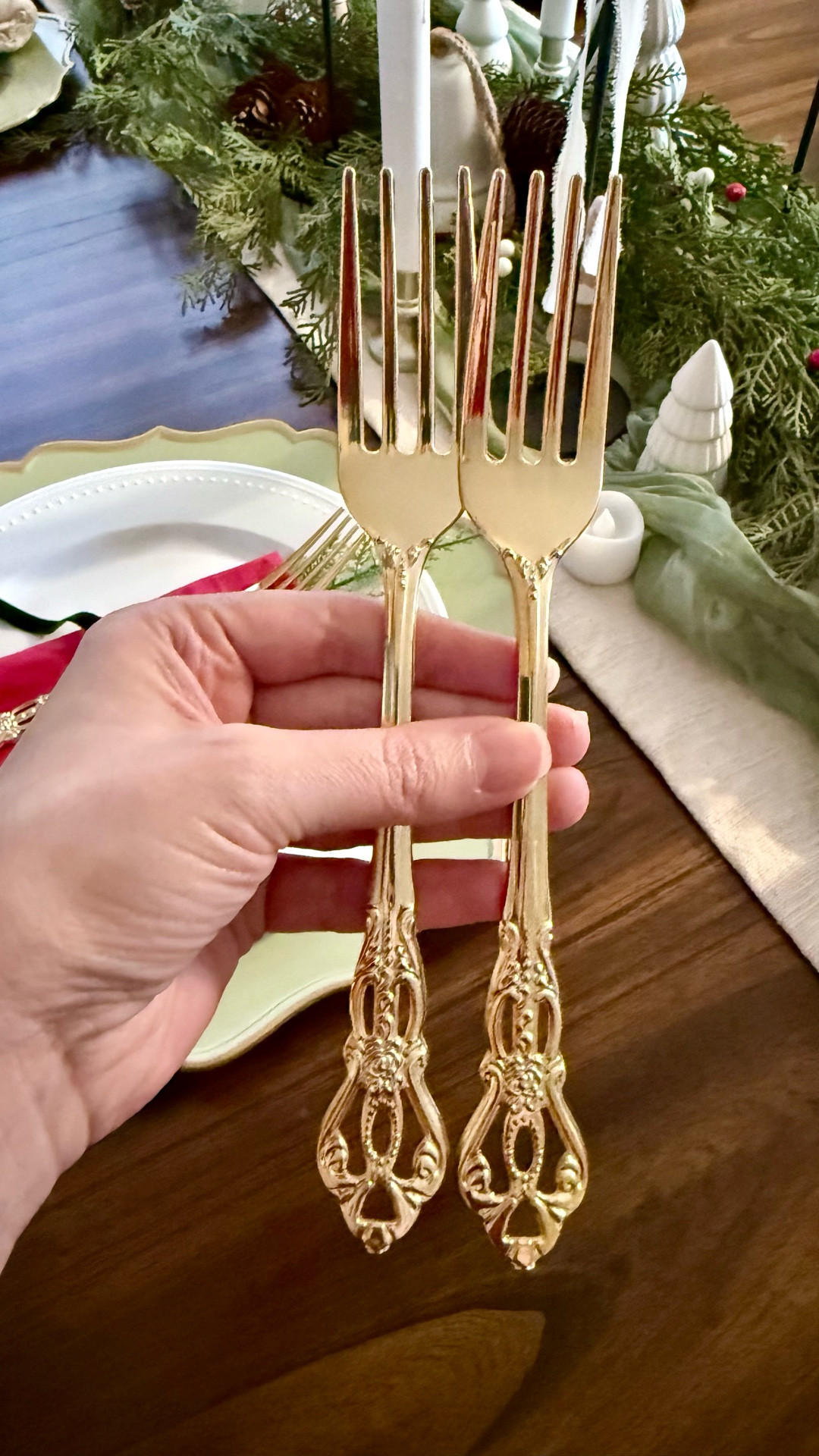 I love these gold vintage-looking forks, which are only $8.99 for a pack of 30. They’re perfect for a New Year’s Eve party or any other event. 

#LTKFindsUnder50 #LTKHoliday #LTKHome #LTKSeasonal