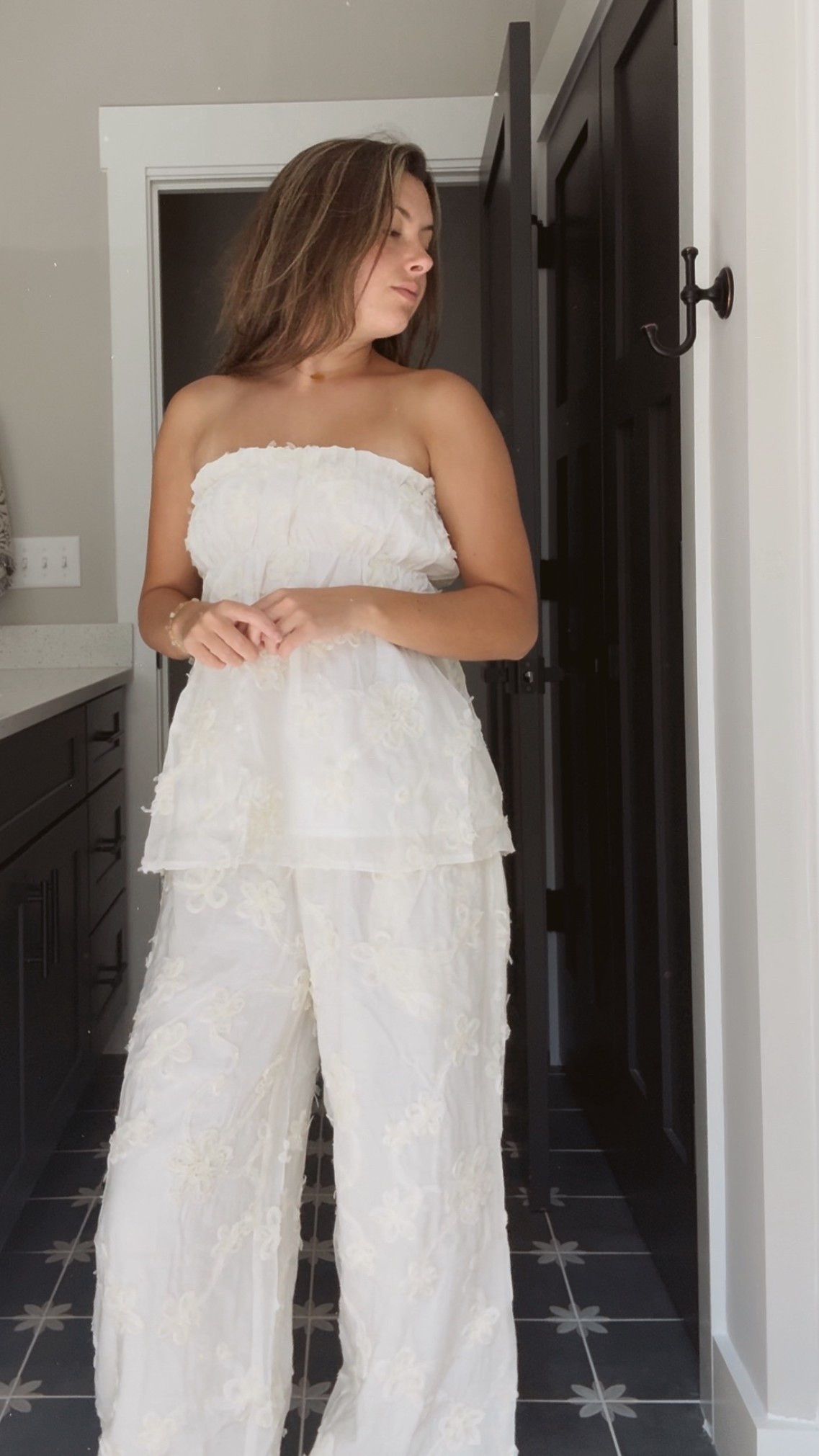 ✨ Petal & Pup white set outfit 🤍 Chic matching set perfect for summer style, vacation outfits, and effortless neutral looks.
#petalandpup #whiteset #matchingoutfit #aestheticoutfit #neutralstyle

#LTKBeauty #LTKStyleTip #LTKFindsUnder100