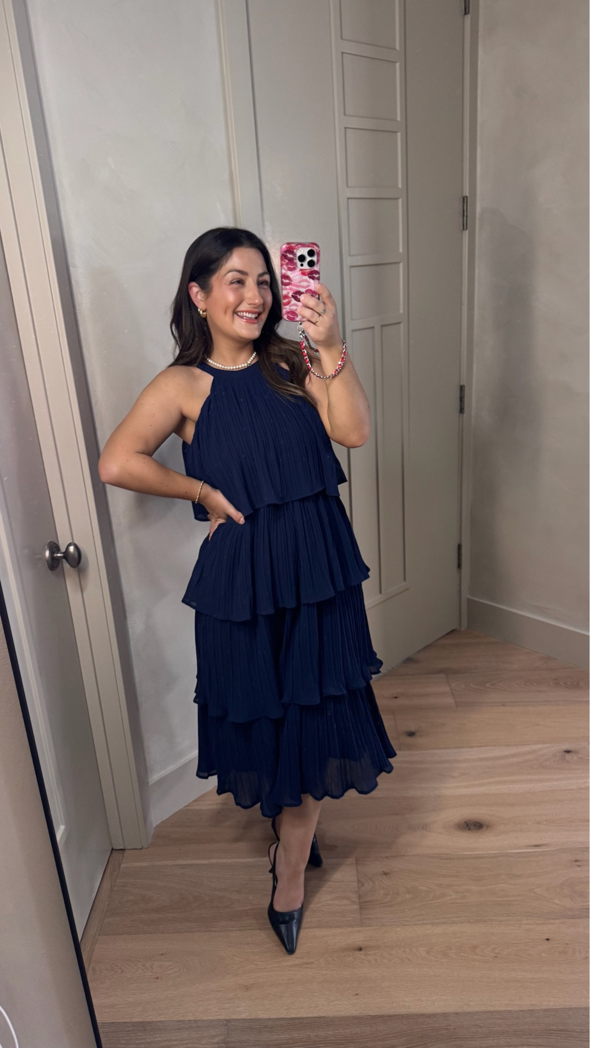 Tiered chiffon midi dress! Perfect wedding guest dress!! 

Dress size small 
(5'0" 140lbs)

Petite friendly  

 

#LTKgrwm #LTKPetite #LTKWedding