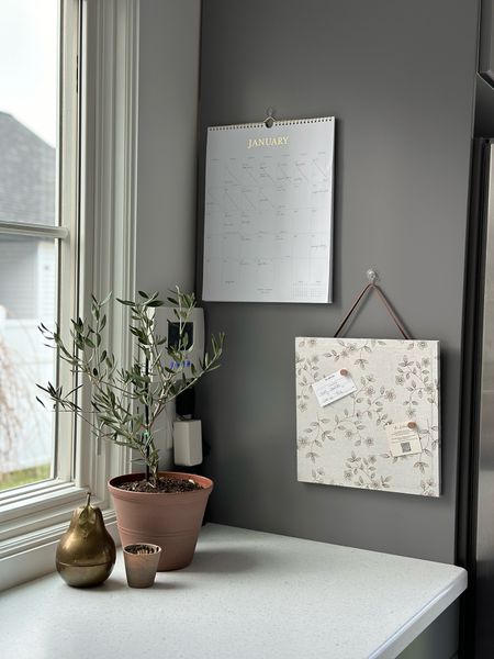 Family Command Center #calendar #bullitenboard #kitchenorganization #officeinspo #commandcenter