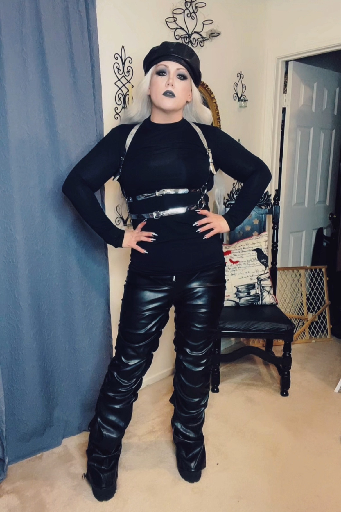 Black PU leather pants rouched very in for the season  

#LTKSeasonal #LTKHalloween #LTKHoliday