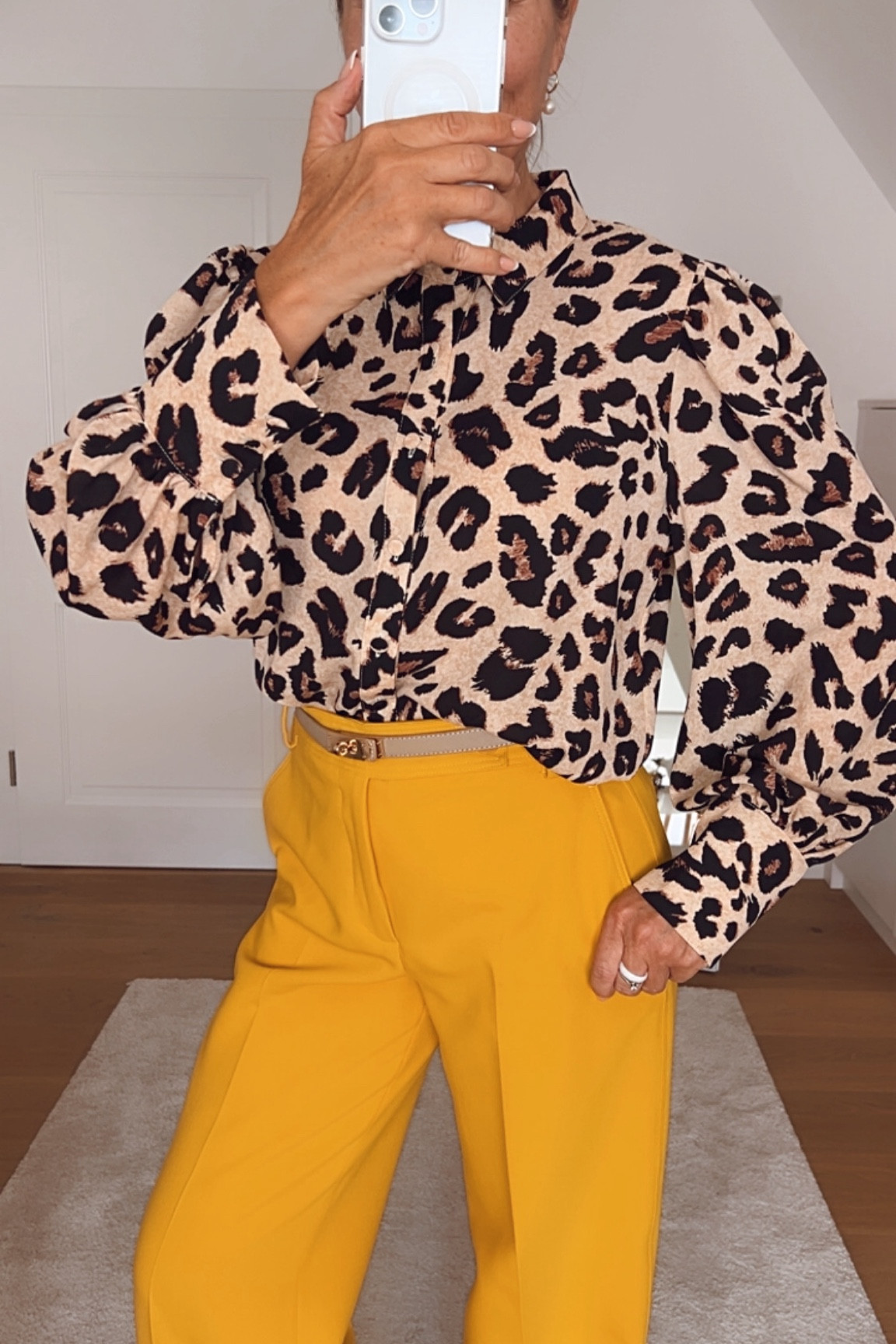 Leopardprint Bluse & gelbe Hose 

#LTKstyletip #LTKeurope #LTKdeutschland