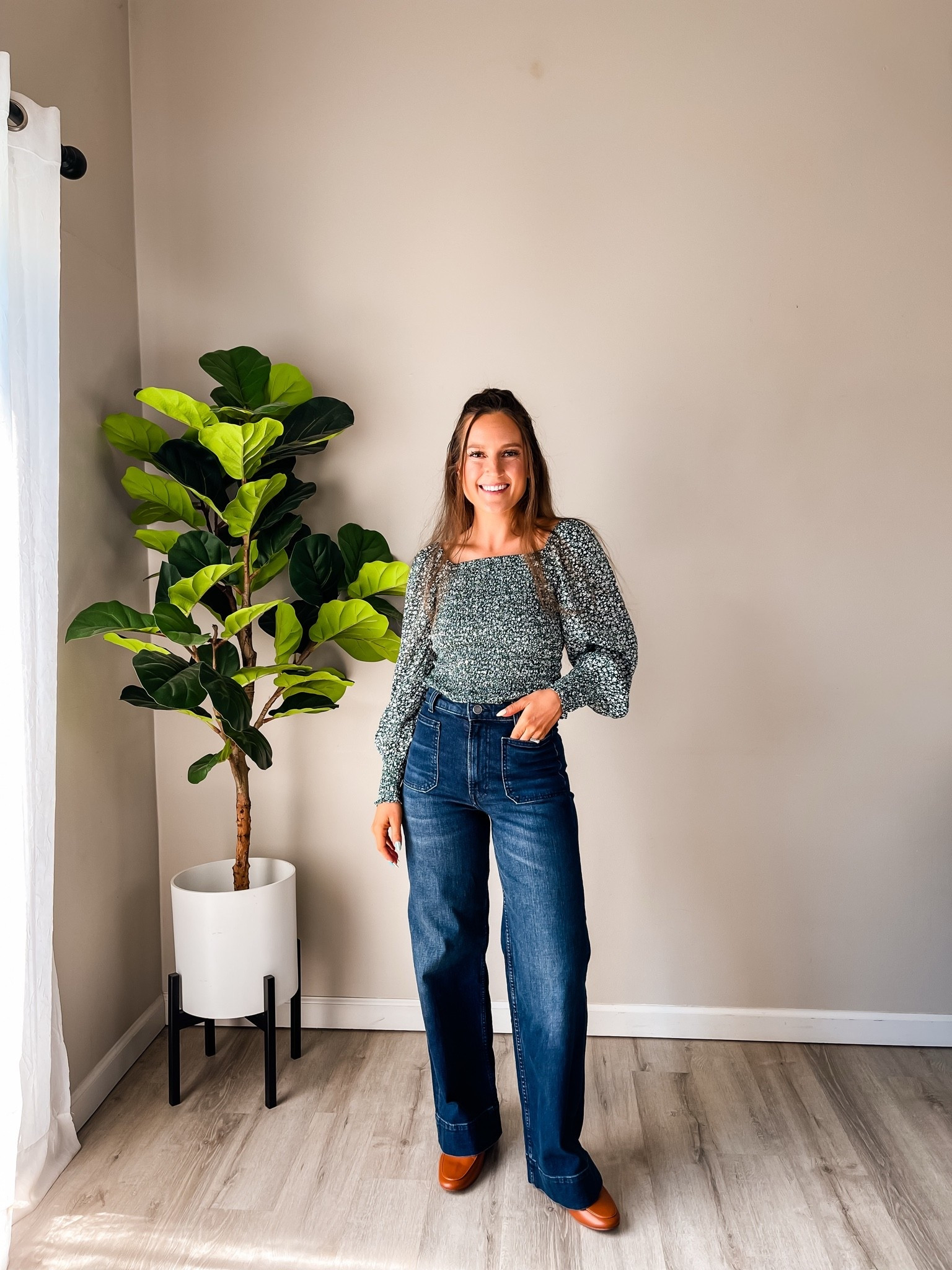 Loving this dark green floral blouse!

#LTKootd #LTKmomlife