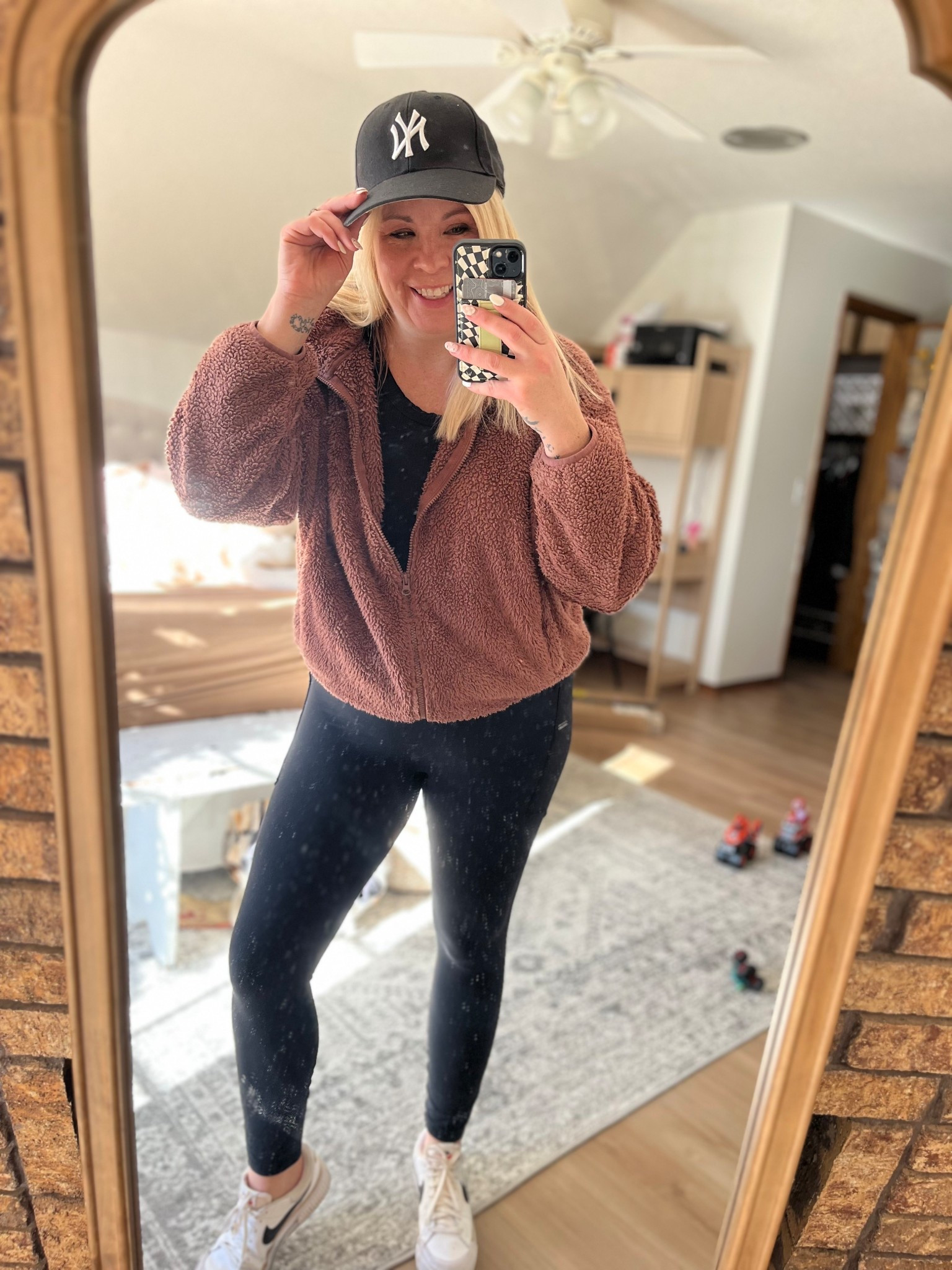 Comfy casual mom outfit 

#LTKdayinmylife #LTKmomlife #LTKOver40