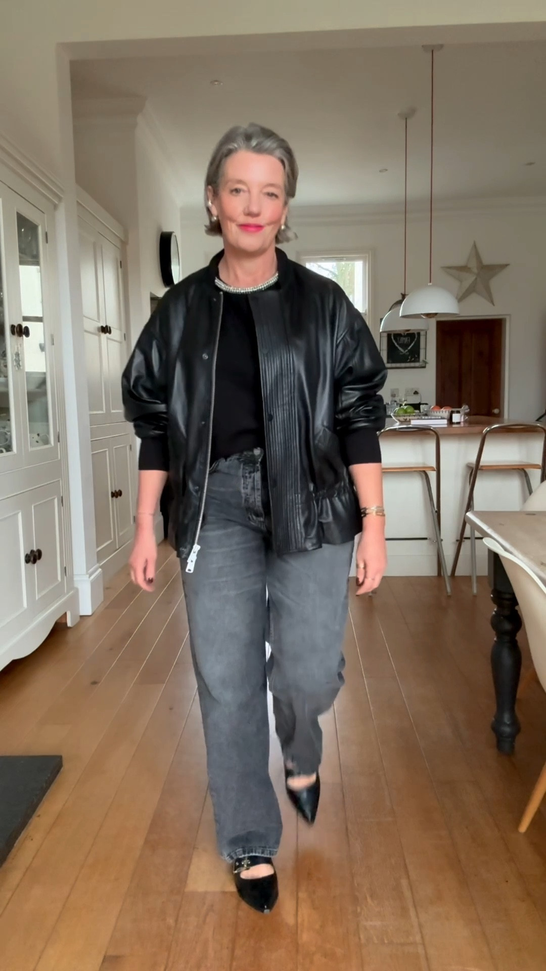 Styling up some of my favourite AllSaints pieces 🖤

ODELL EMBELLISHED WOOL T-SHIRT size medium 
Straight leg jeans size 29 
Leather jacket size 12
Lace top size small 
Blazer size 12



All Saints outfit, black leather jacket, grey jeans, black lace t-shirt, all black outfit, autumn fashion, transitional style, outfit ideas  

 

#LTKautumn #LTKstyletip #LTKuk

#LTKpartywear #LTKjeans #LTKdatenight
