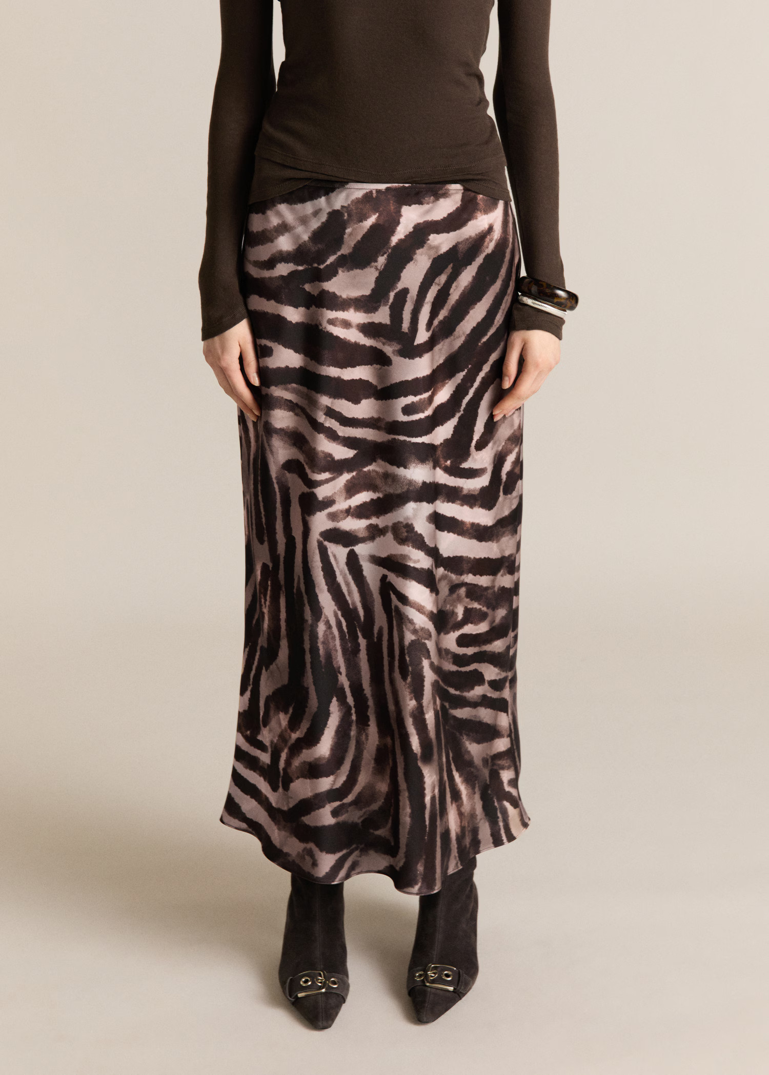 Animal-print satin skirt - Women | MANGO USA | Mango (US/MX/AU)