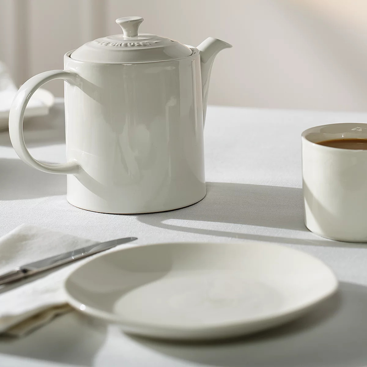 Le Creuset Grand Teapot – 1.3L | The White Company UK & ROW