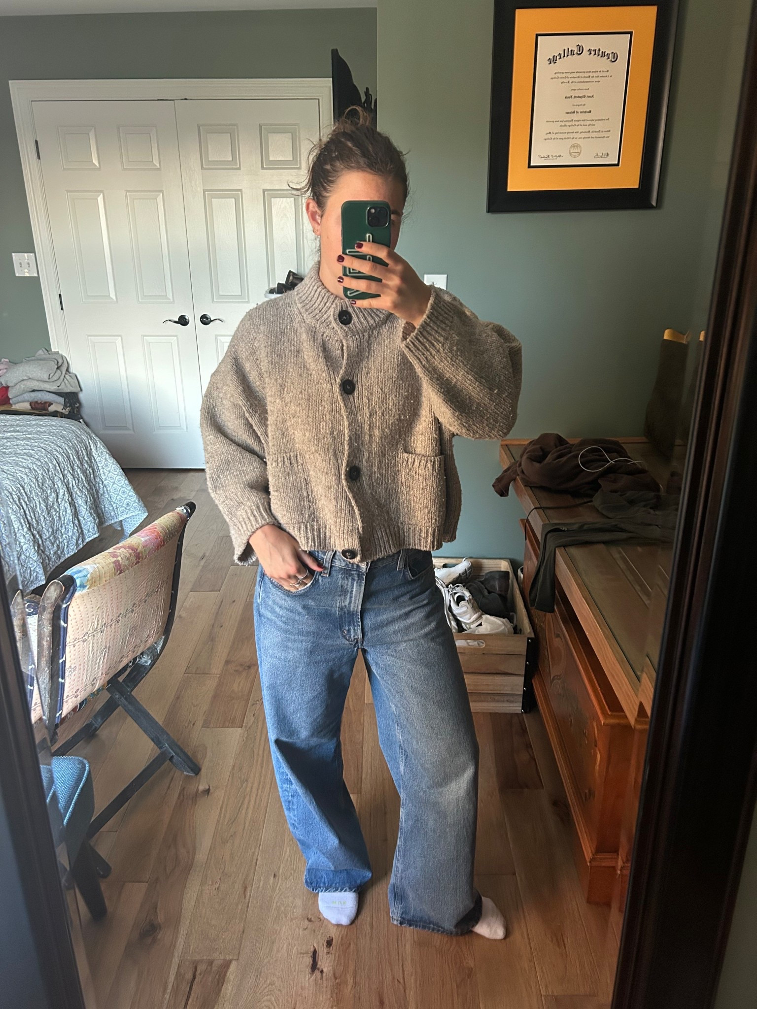 Cozy sweater + baggy jeans uniform 