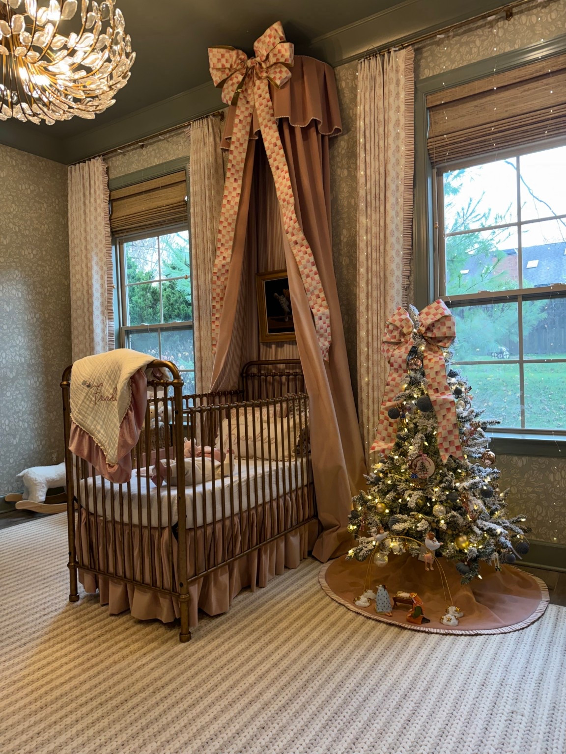 Frankie’s holiday room reveal! Loving all of the touches from Mackenzie Childs!



#LTKHome #LTKBaby #LTKHoliday