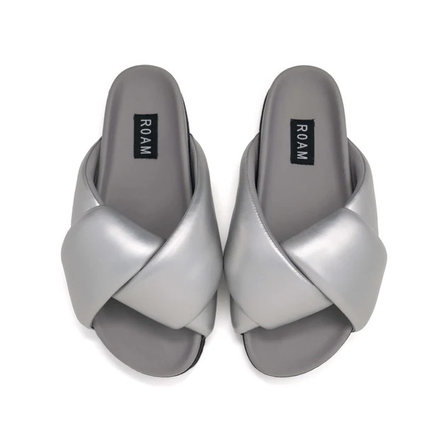 ROAM FOLDY PUFFY SANDALS SILVER VEGAN LEATHER | ROAM