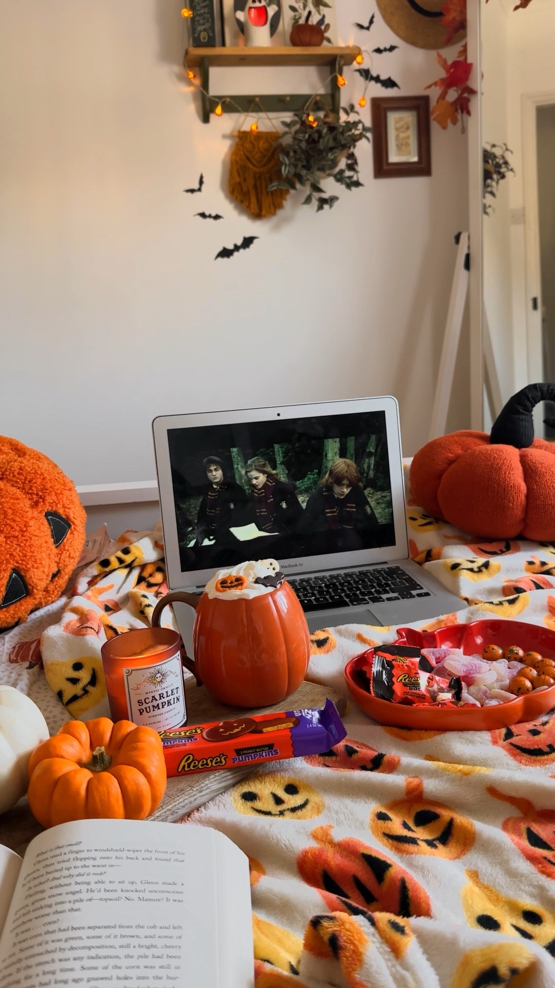 Cosy Halloween Decor 🎃🦇

#LTKautumn #LTKeurope #LTKhome
