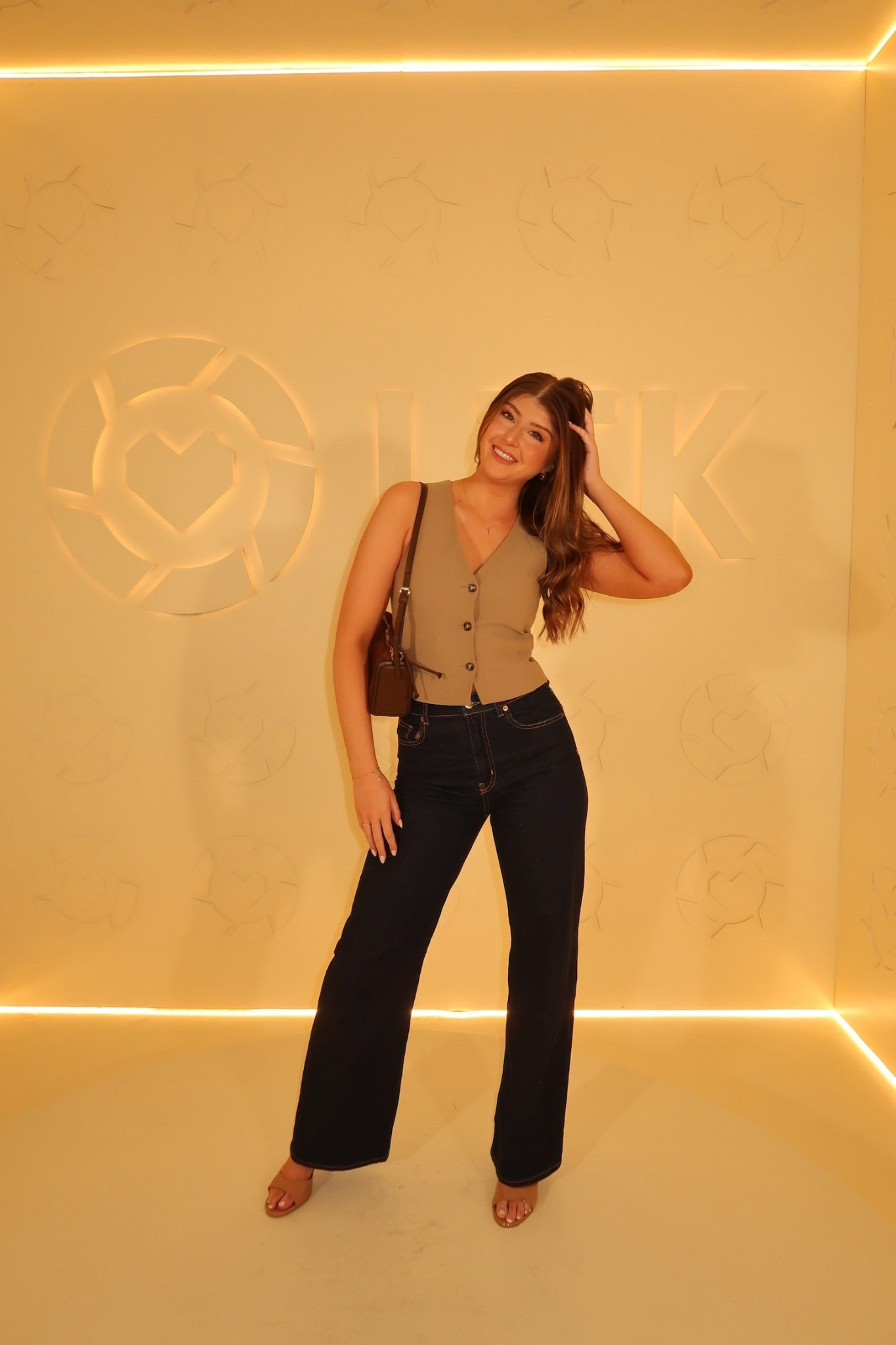 My take of snappy casual at #LTKCon

My sizing info:
Top XS
Jeans: 4

#LTKStyleTip #LTKWorkwear #LTKCon