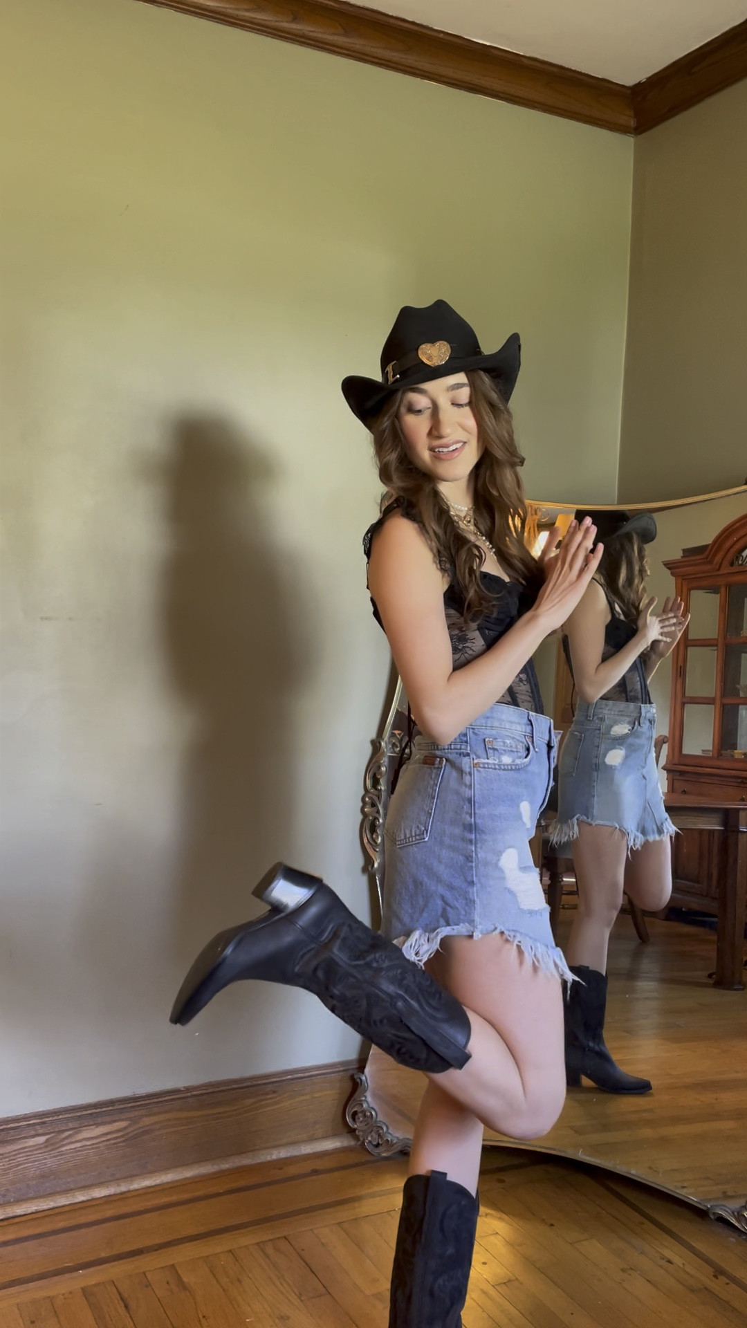 What I wore to the Zach Bryan concert!

#LTKVideo #LTKFestival #LTKstyletip
