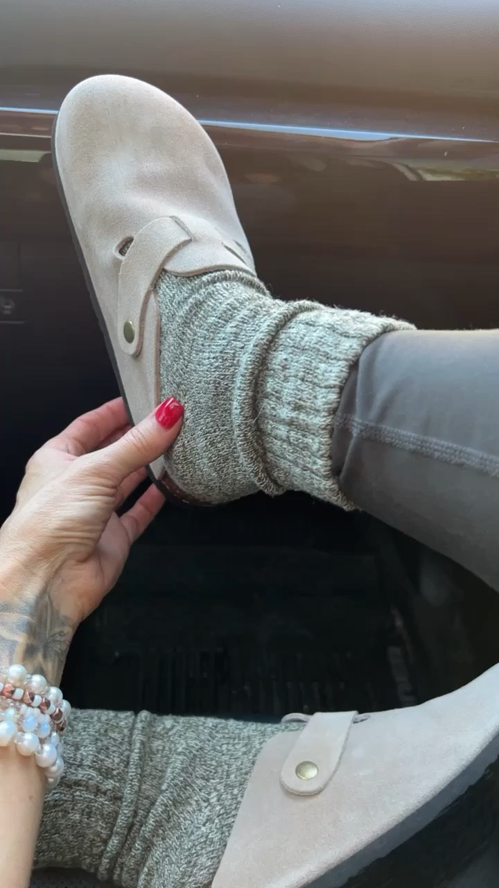Love these Birkenstock clog dupes ✨✨✨ paired with my cozy socks y’all .. fall is among us 🤍

#LTKshoecrush #LTKstyletip #LTKSeasonal