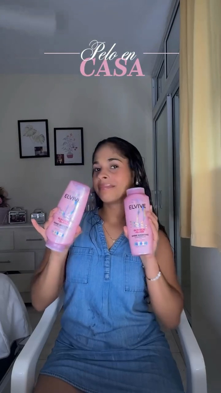 Esta vez incluí en mi rutina la línea de Glycolic Gloss @lorealparis @lorealgroupe_latam @lorealpro 

Decirte que ese olor súper rico te durará bastante en el cabello y el serum fue mi producto favorito ♥️

#lorealparís #elvive #glycolicgloss #loréal #lorealhair