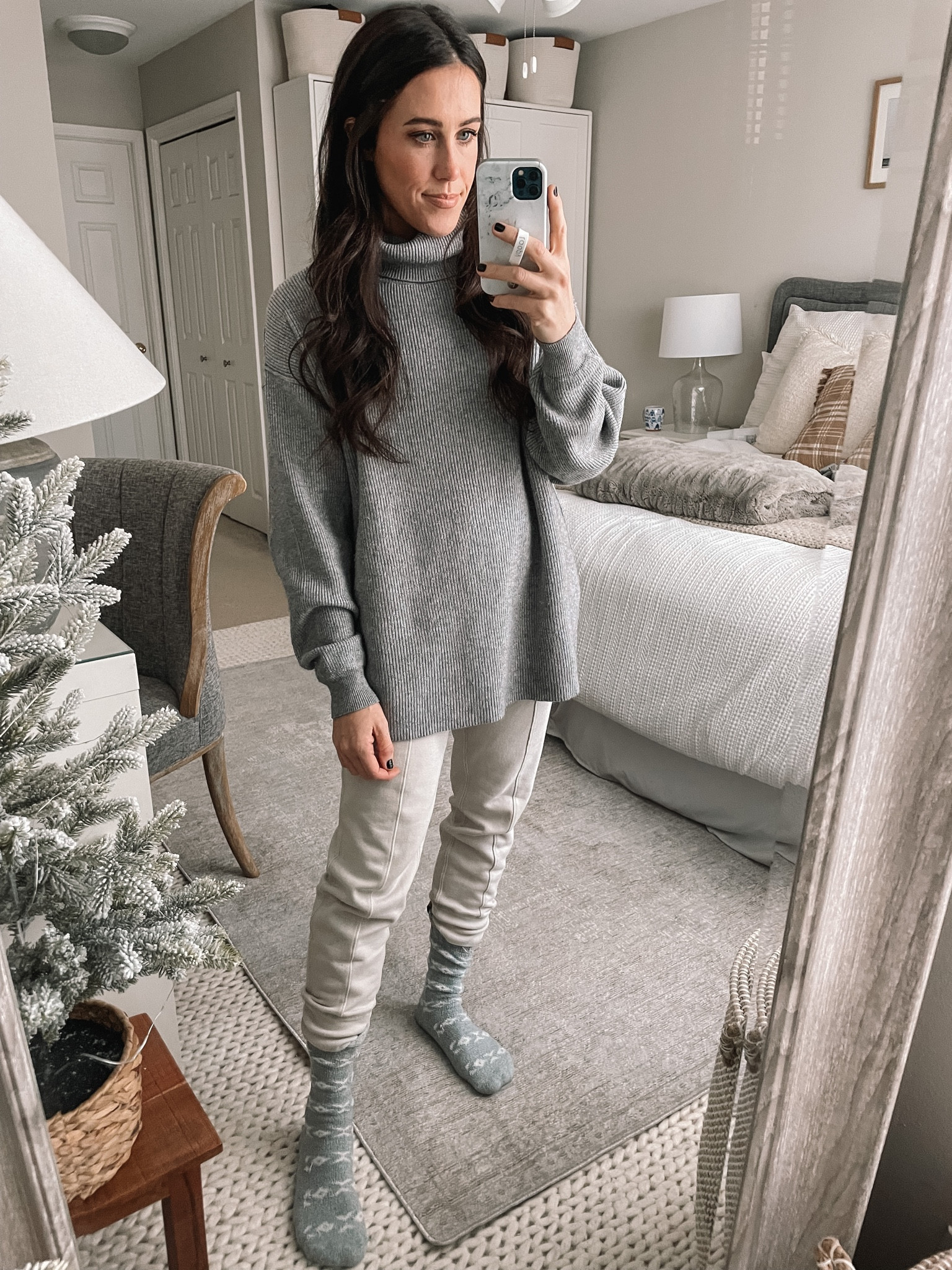 12.4.22
Ribbed Turtleneck and Joggers 

#LTKstyletip #LTKHoliday #LTKSeasonal