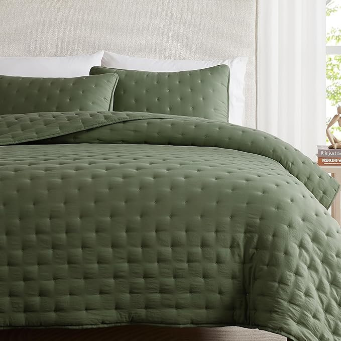WDCOZY Olive Green Cloud Queen Size Quilt Set, Tan Lightweight Farmhouse Bedspread, Rustic Countr... | Amazon (US)