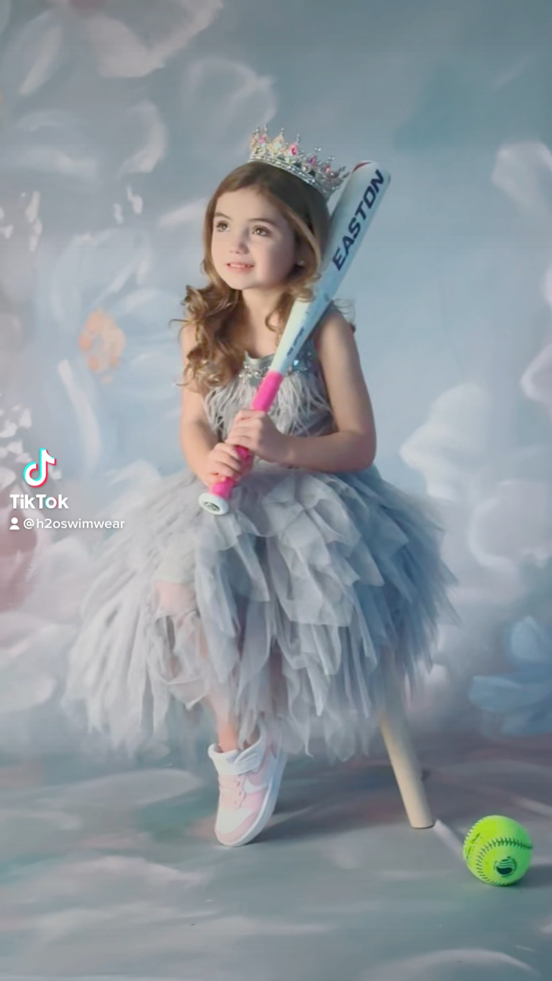 Birthday pictures for little girls 
The cutest outfit for birthday girls 
#birthday #photoshoot #outfits 

#LTKkids #LTKbaby #LTKFind