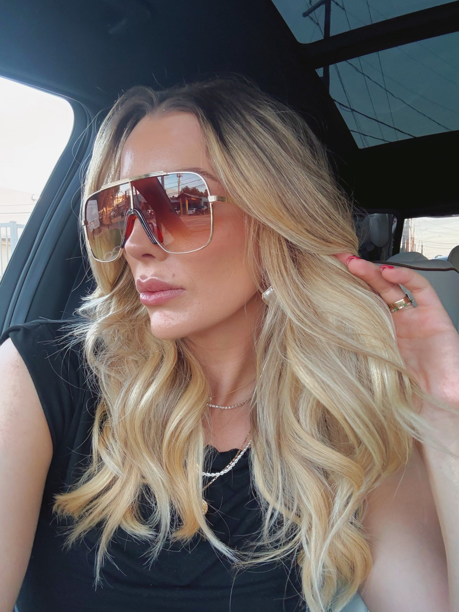 These glasses are unreal 

#LTKBeauty #LTKFindsUnder50 #LTKStyleTip