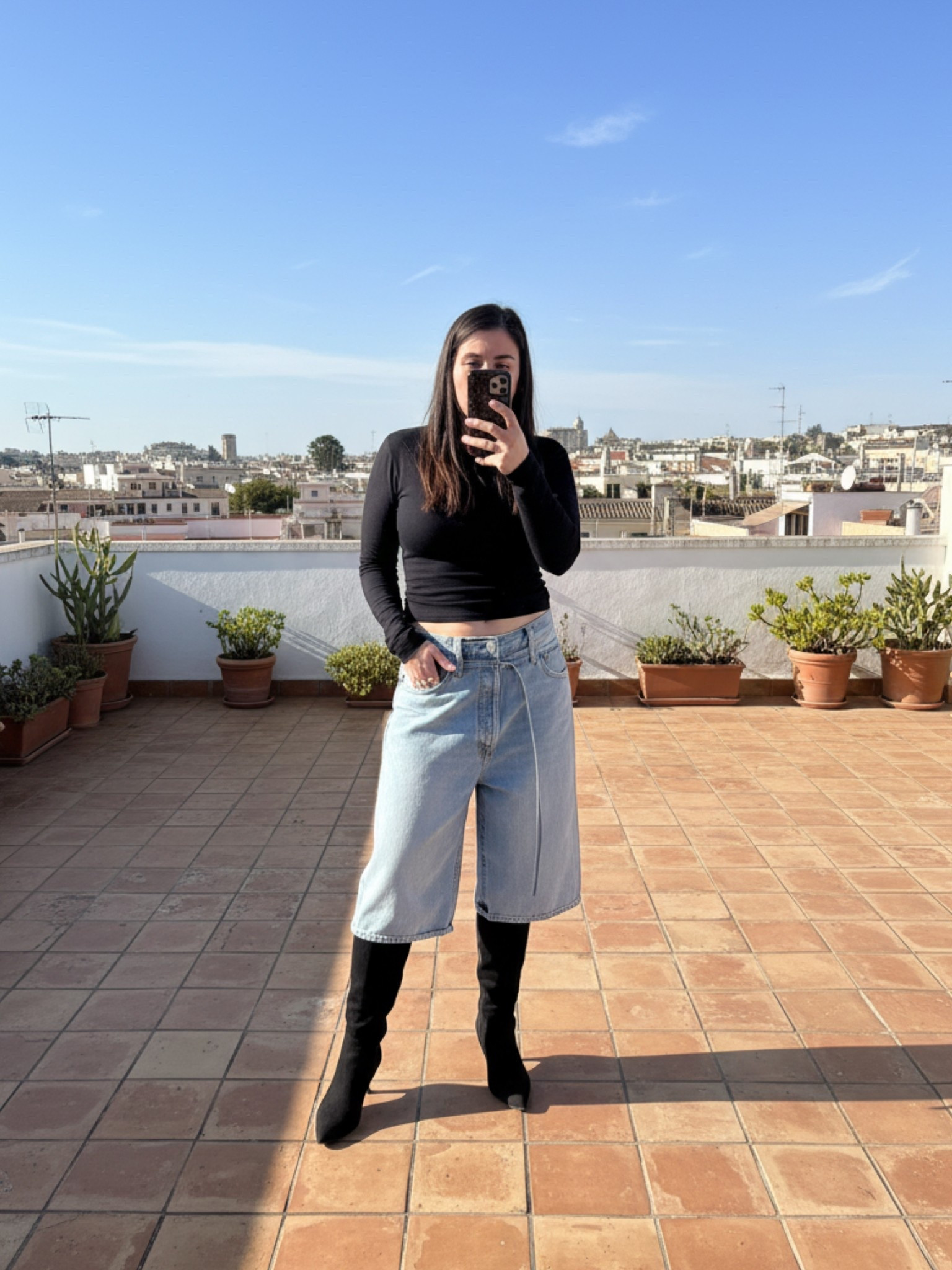 Saturday day edit 1 

AGolde Jorts (size 29)
Sam Edelman boots (size 7) 
Abercrombie Rib layer long sleeve (size m)




#LTKootd #LTKOver40 #LTKPetite