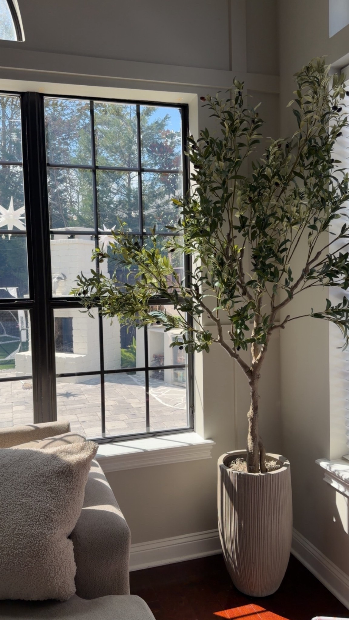 Still obsessed with this Amazon olive tree 

#LTKSpringSale #LTKHome