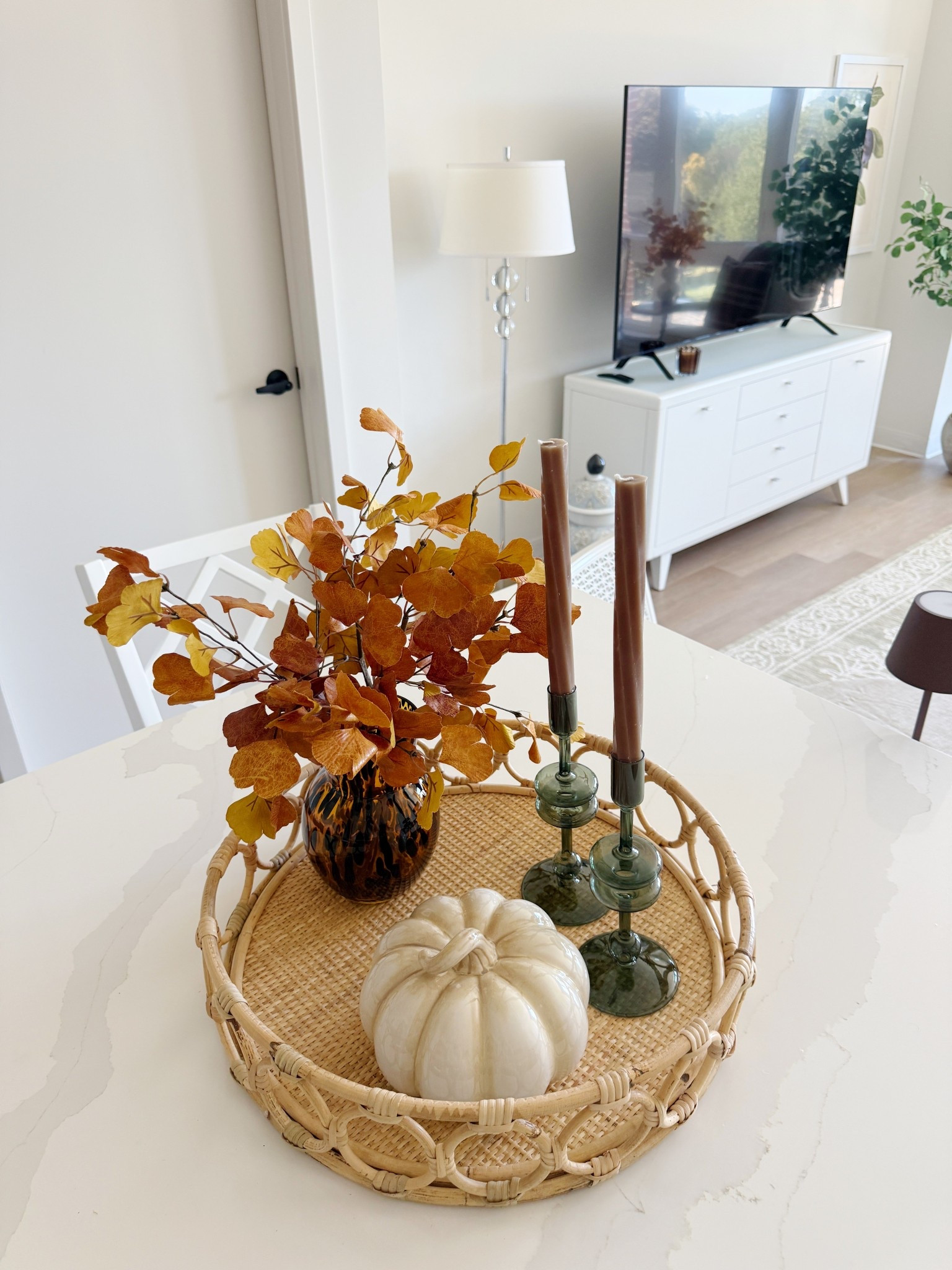 My simple island decor! 



#LTKSeasonal #LTKHome #LTKHalloween