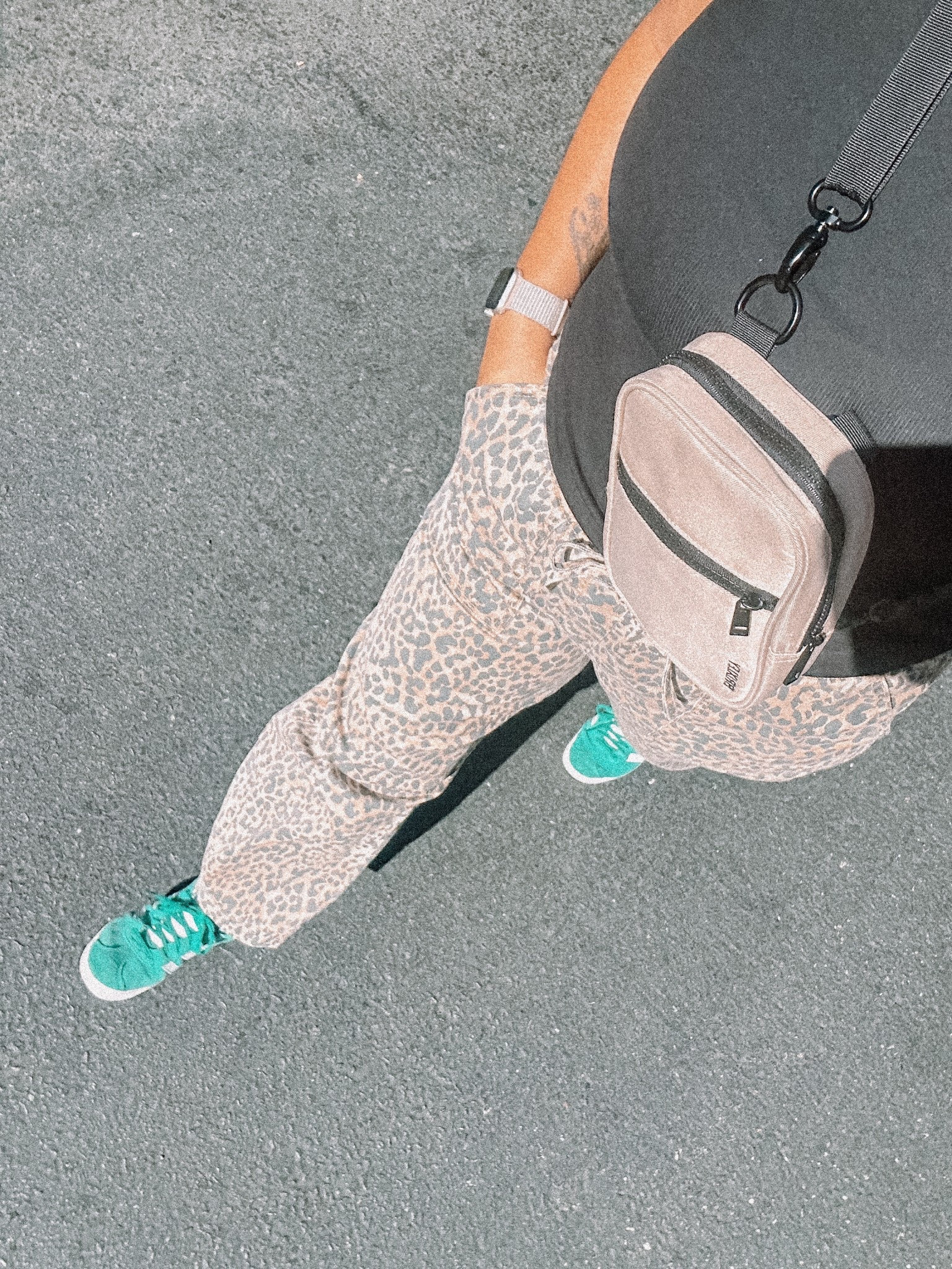 Mom fit of the day 🤩 obsessed with these leopard pants! Pants run a little bit big imo. 

#LTKMidsize #LTKStyleTip #LTKSeasonal