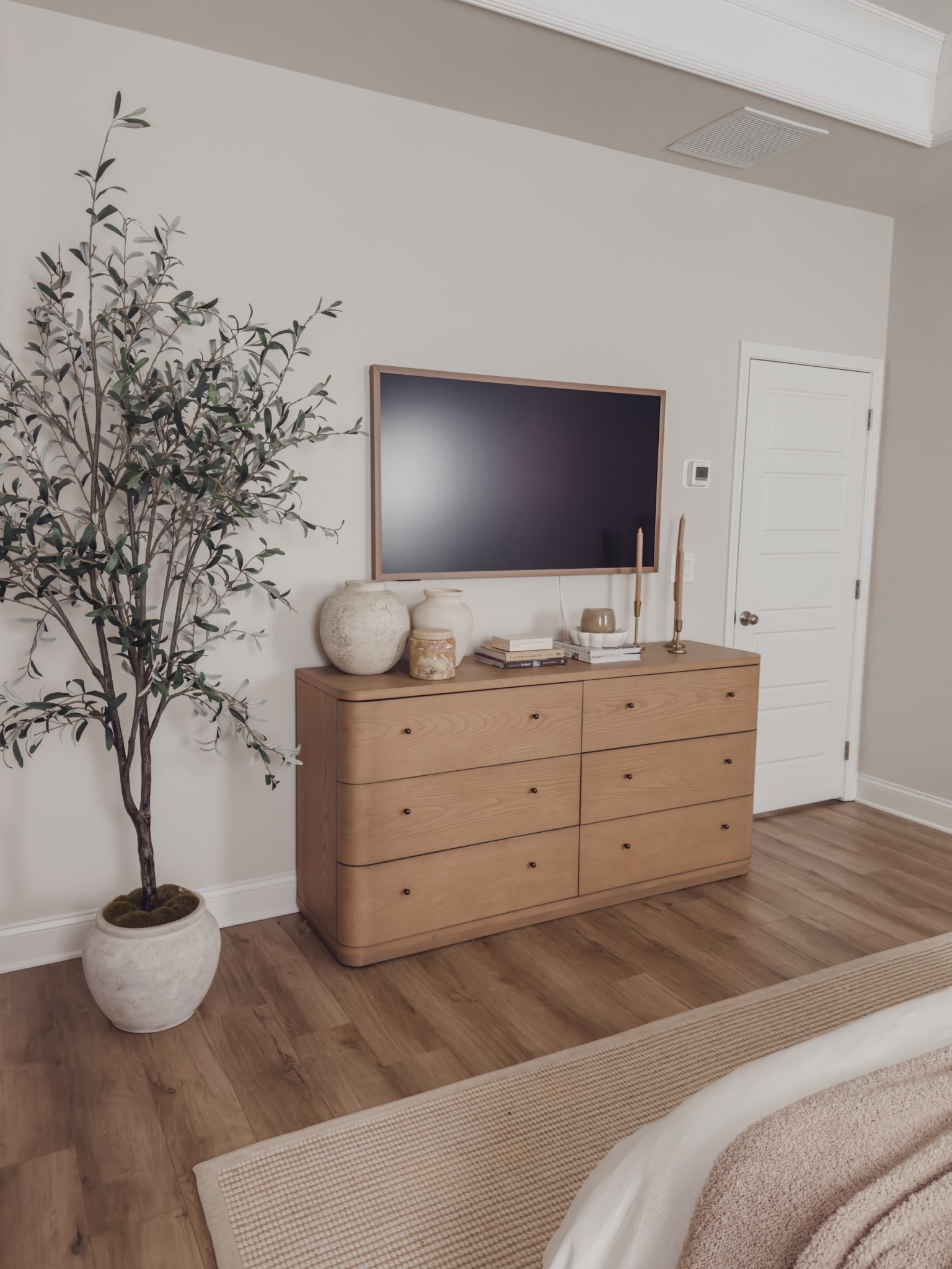 For five days only, Wayfair’s 5 Days of Deals is here through February 2 🤍

Moving into 2026, I’m really focusing on functional pieces that still feel elevated. This white oak soft-edge dresser checks every box for me—the drawers fully extend (a non-negotiable), the storage is great, and the tone is the perfect warm neutral. A forever piece for our home.

Sharing this exact dresser along with my other @Wayfair favorites 🤍

#wayfair #wayfairpartner #ad

#LTKSeasonal #LTKHome #LTKSaleAlert